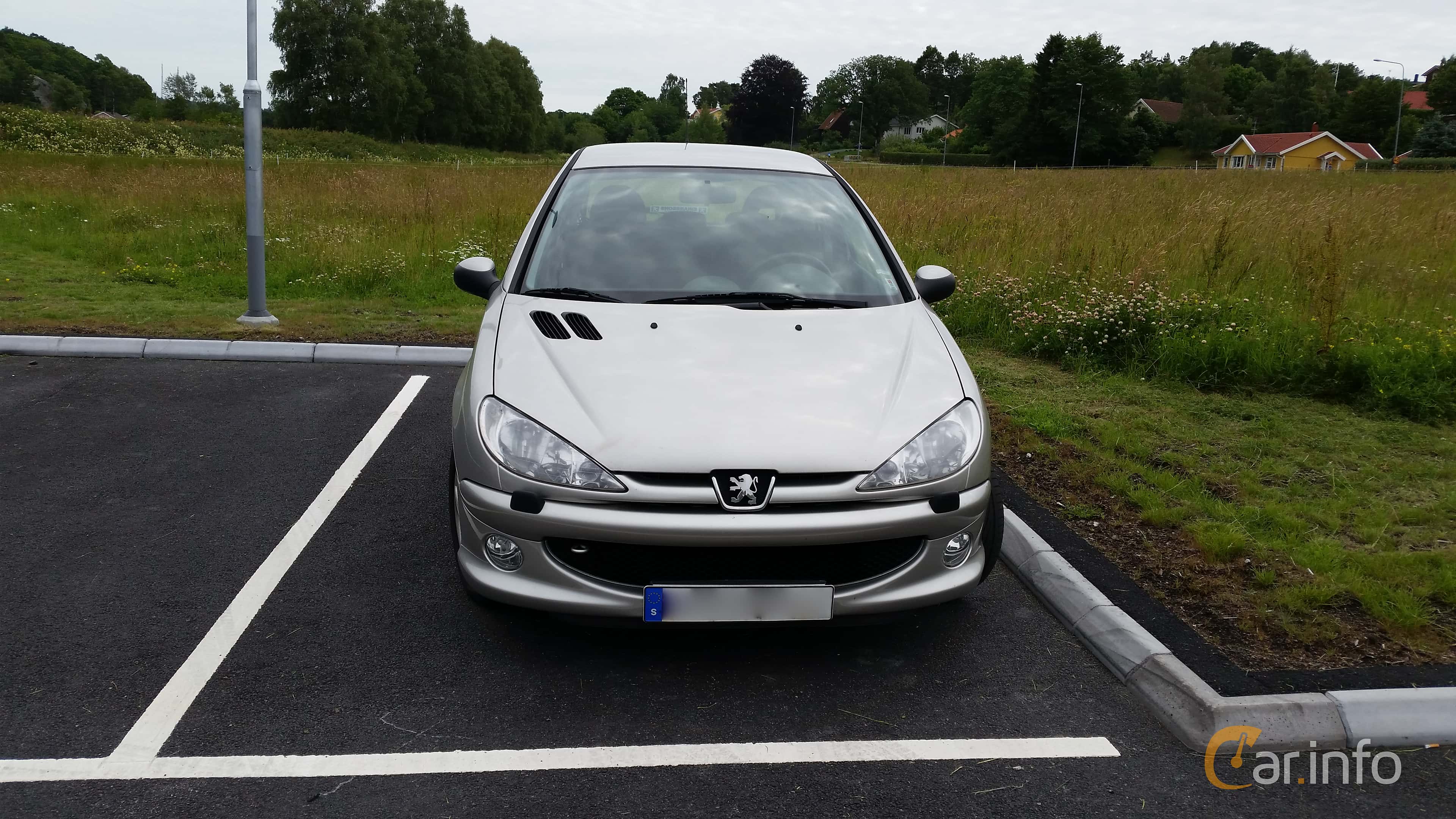 Peugeot 206 3-door 1.6 Manual, 109hp, 2005