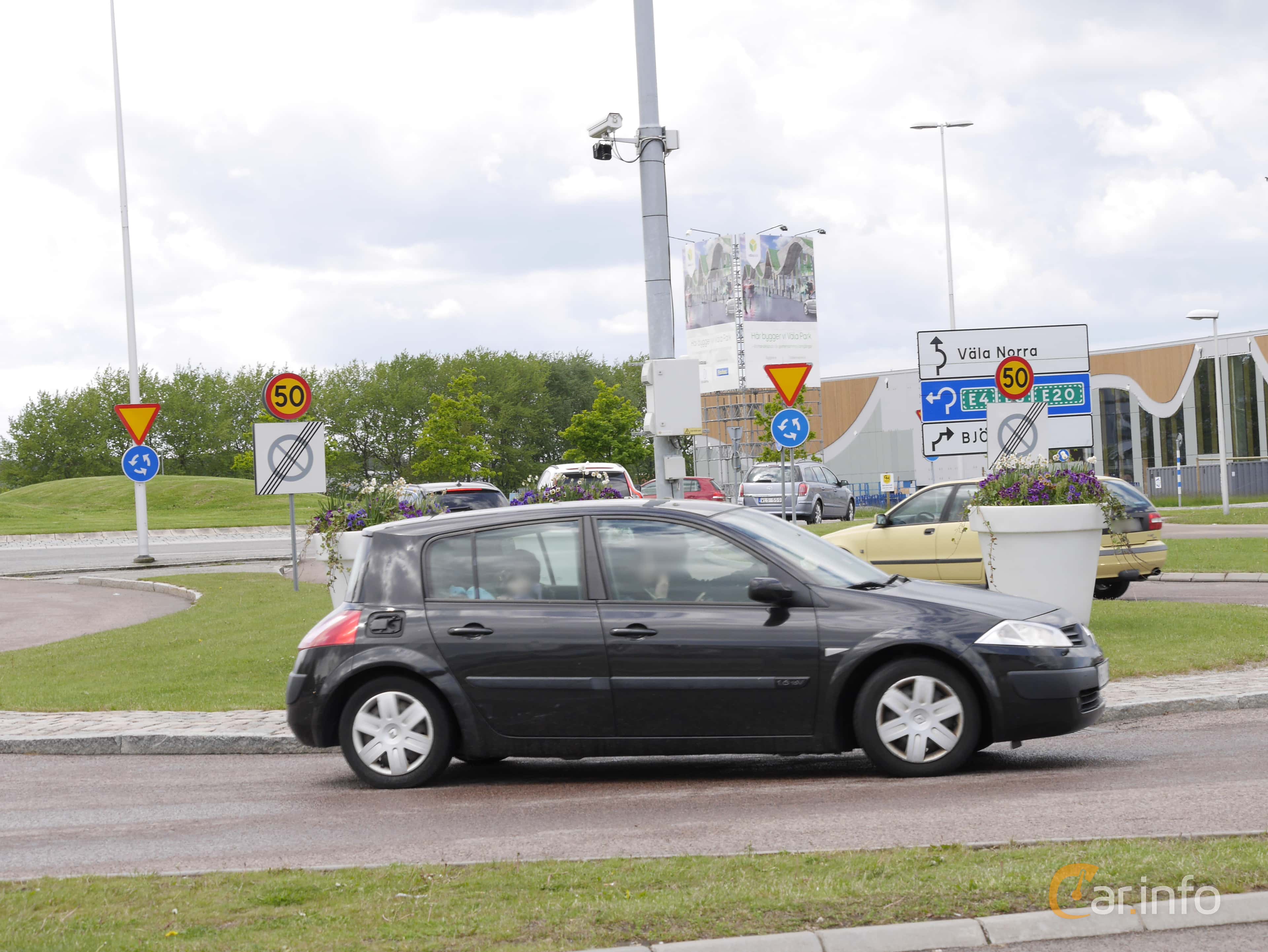 Renault Mégane 5-door 1.6 113hp, 2004