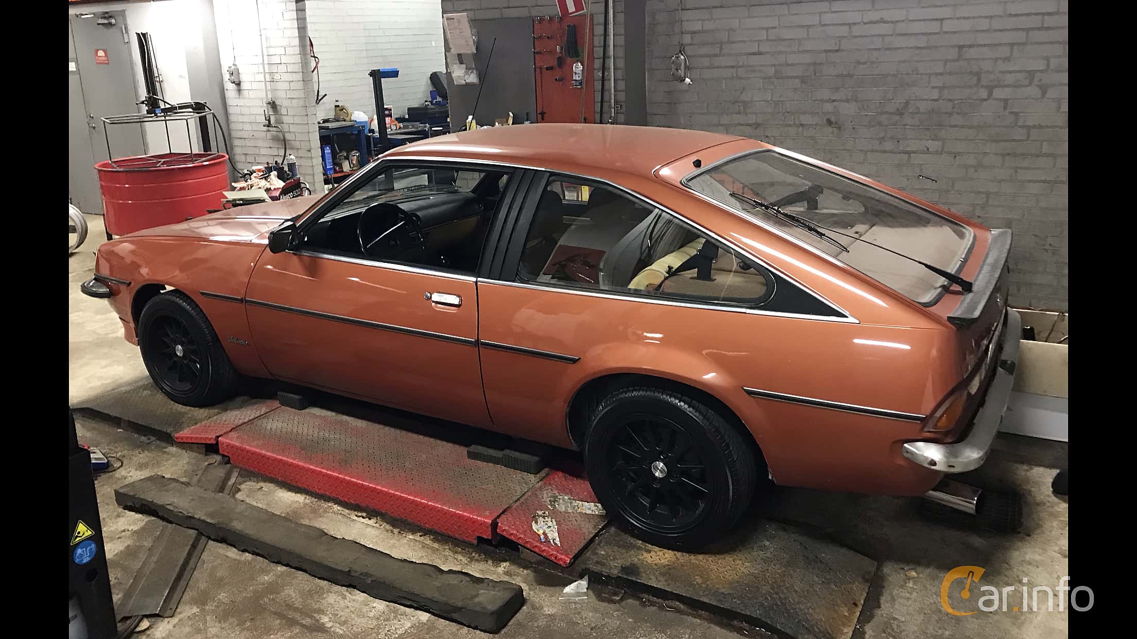 Opel Manta Hatchback 2.0 E Manual, 110hp, 1982