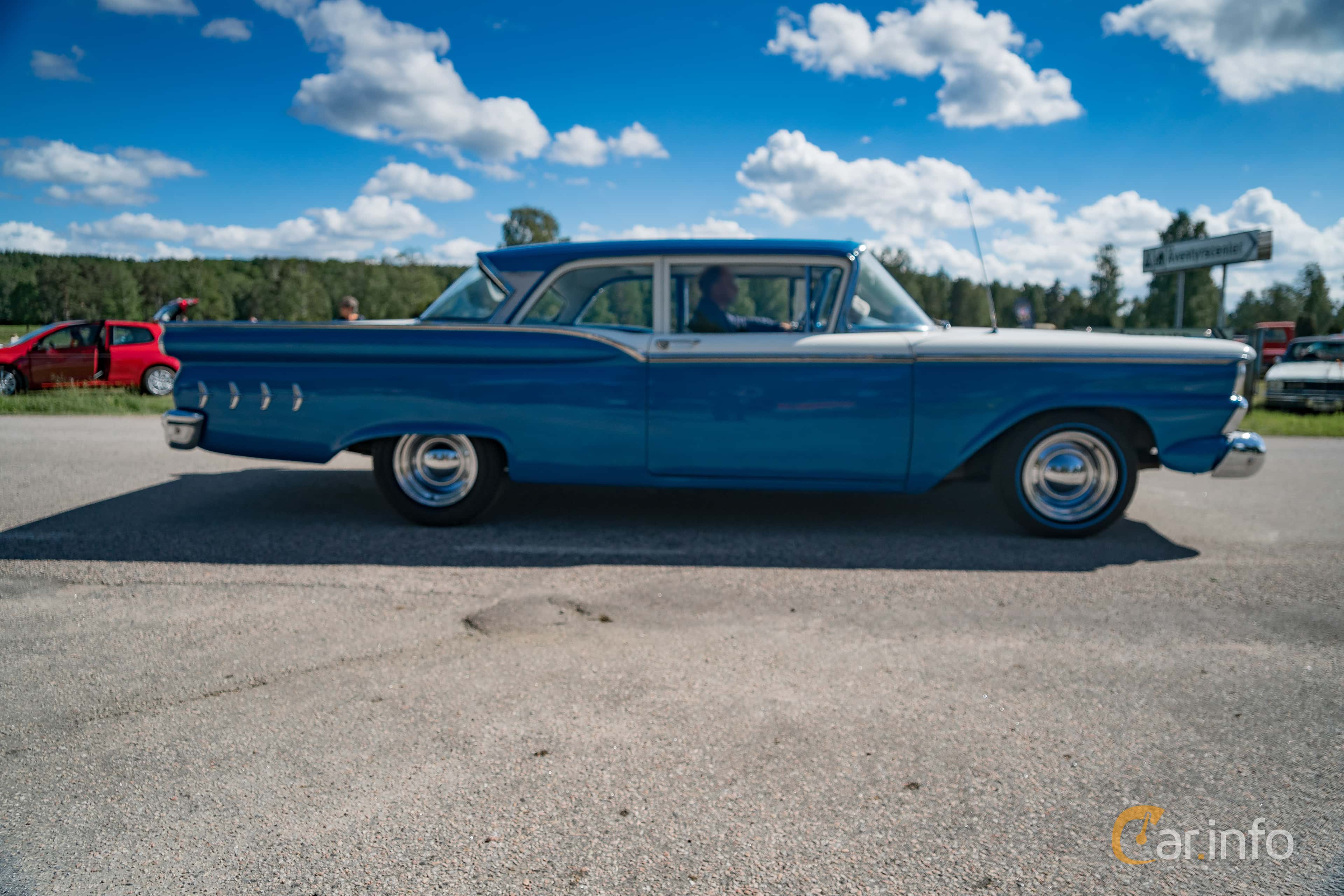 Ford Custom 300 Tudor Sedan 4.8 V8 203hp, 1959
