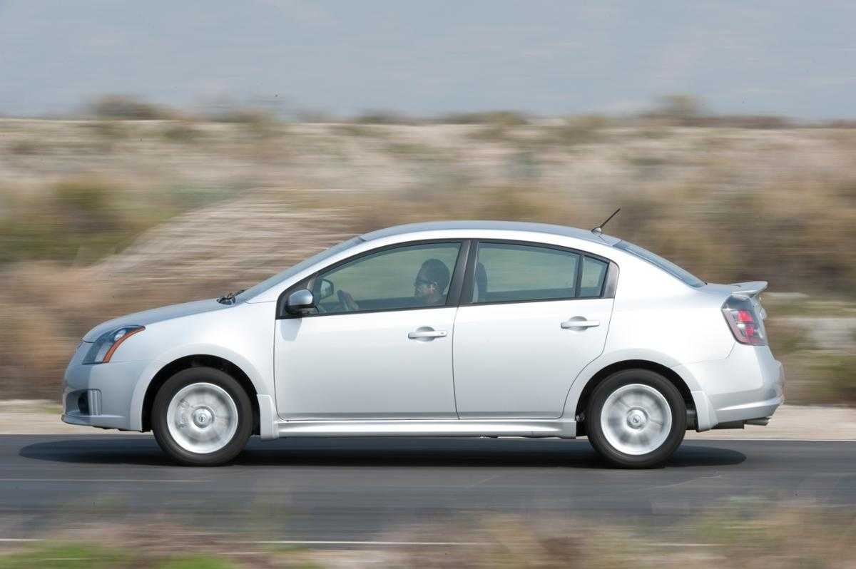 Nissan Sentra 2.0 Manual, 141hp, 2012