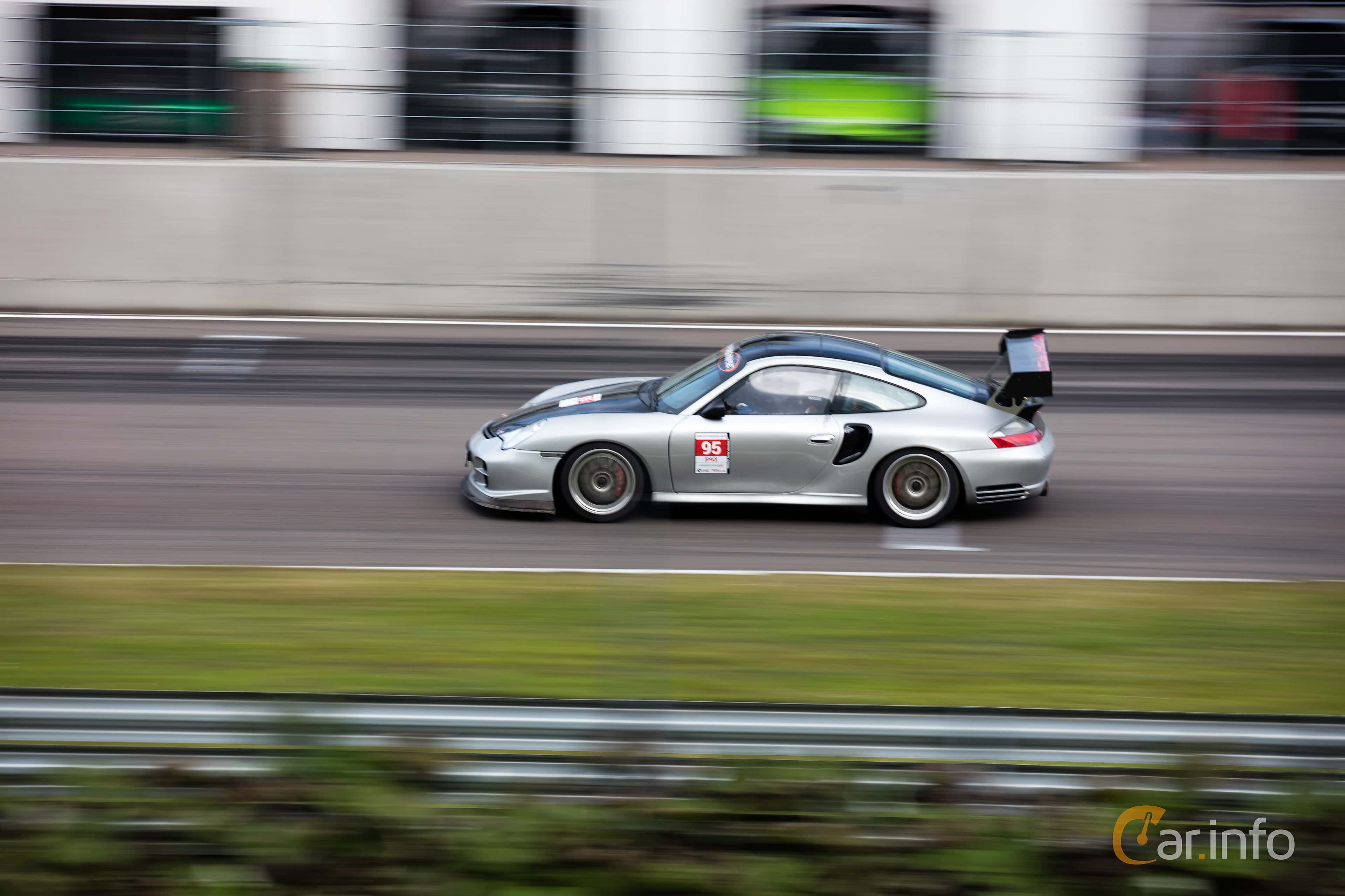 Porsche 911 Turbo  420hp, 2004