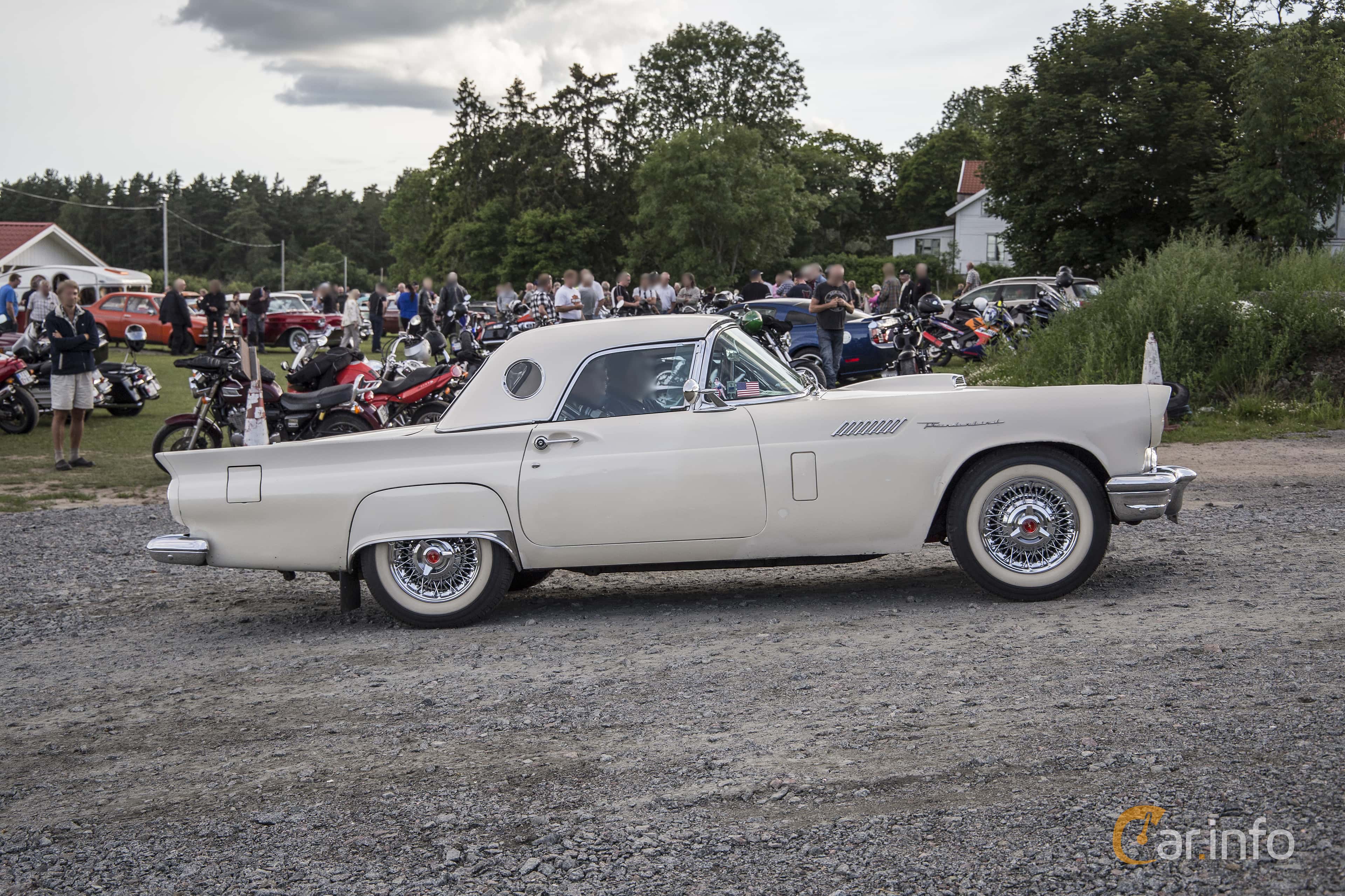 Ford Thunderbird 4.8 V8 Manual, 215hp, 1957