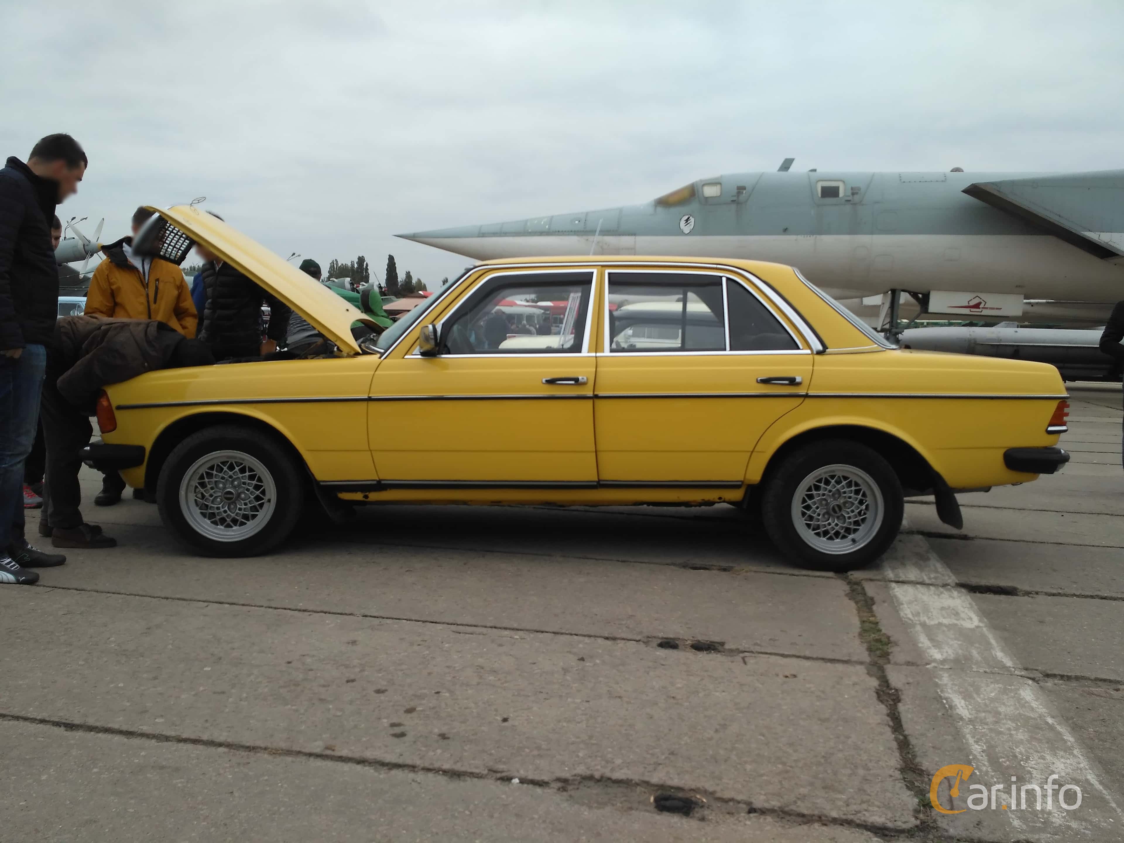 Mercedes-Benz 240 D  72hp, 1983