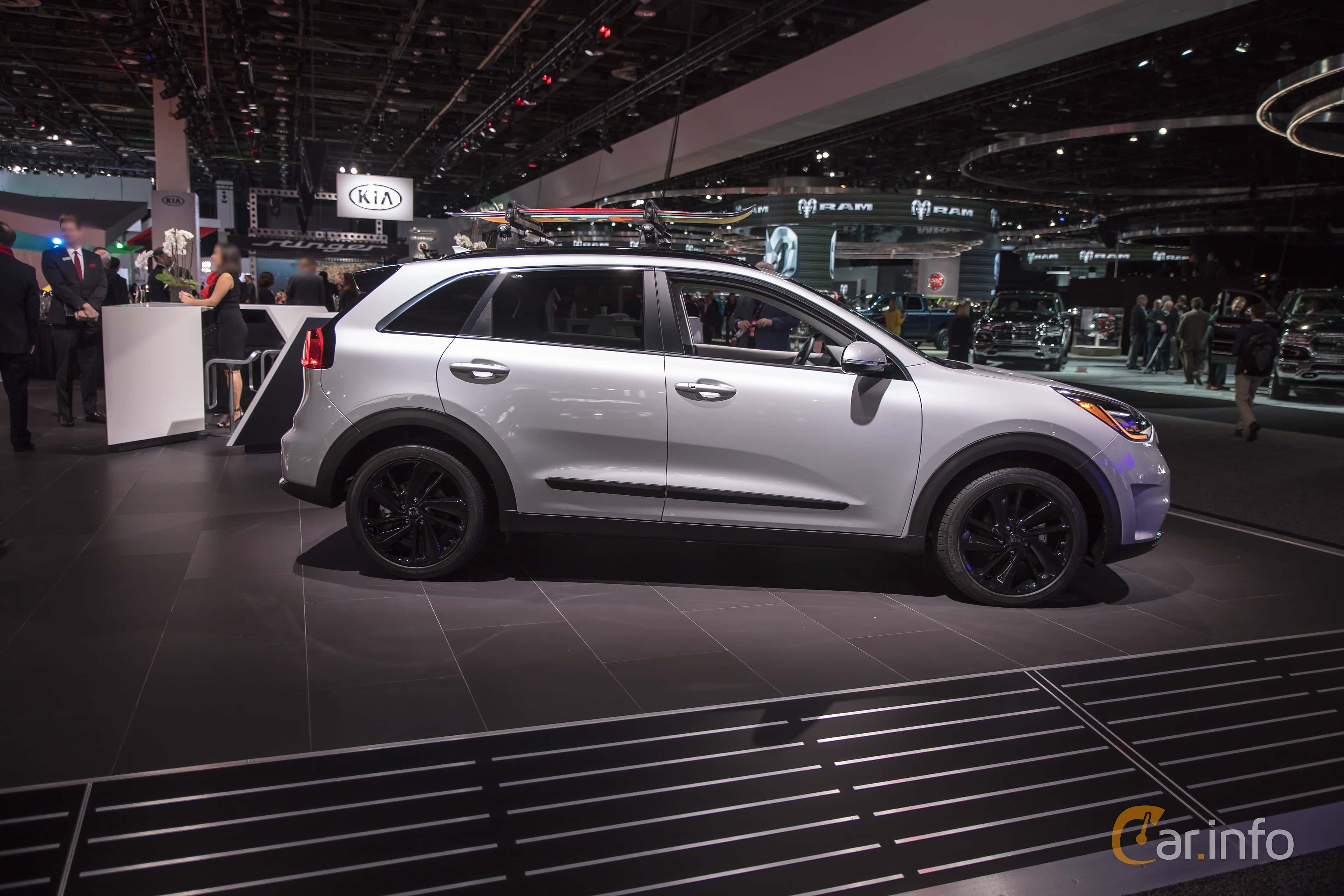 Kia Niro Hybrid 1.6 GDi DCT, 141hp, 2017