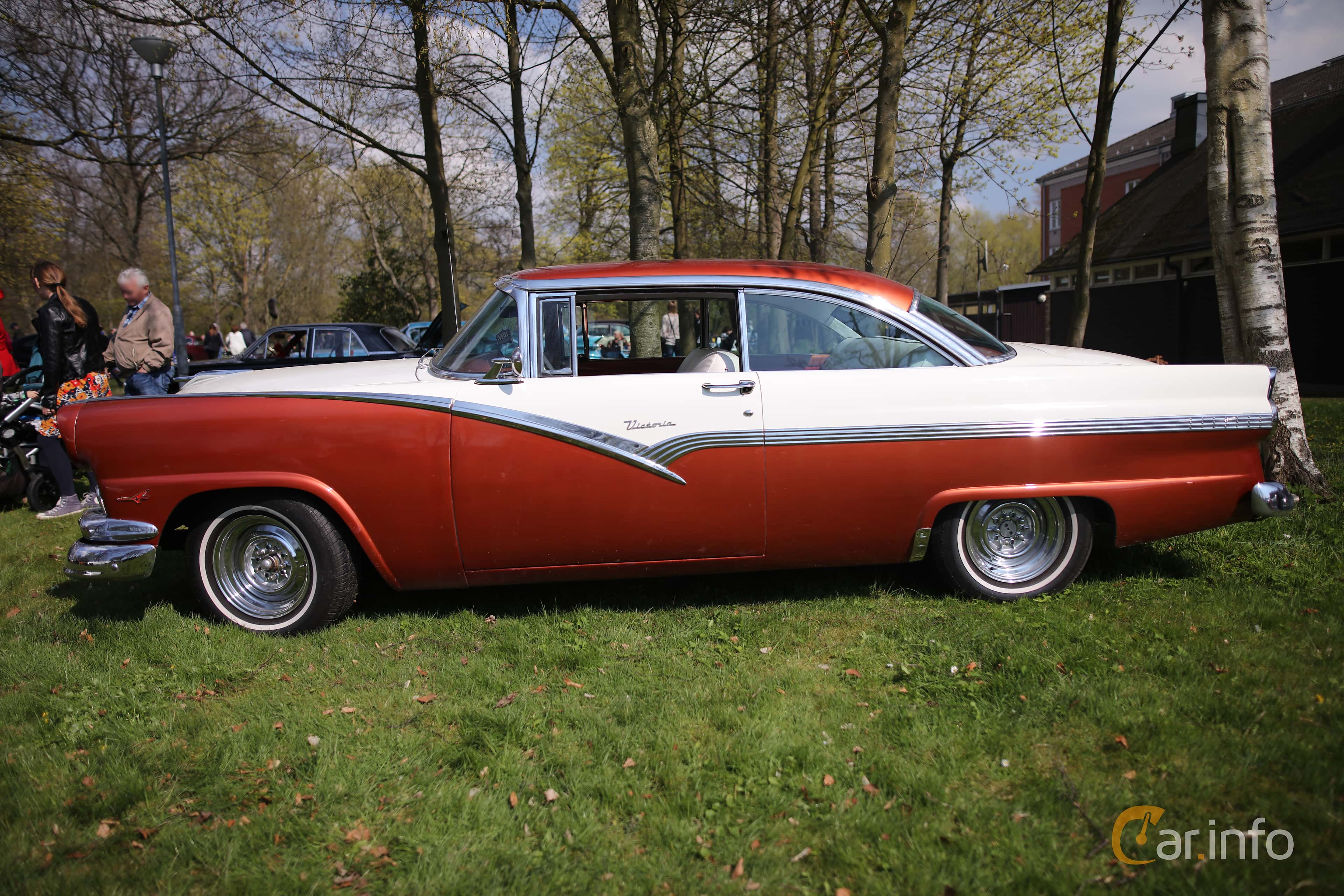 Ford Fairlane Victoria 5.1 V8 228hp, 1956