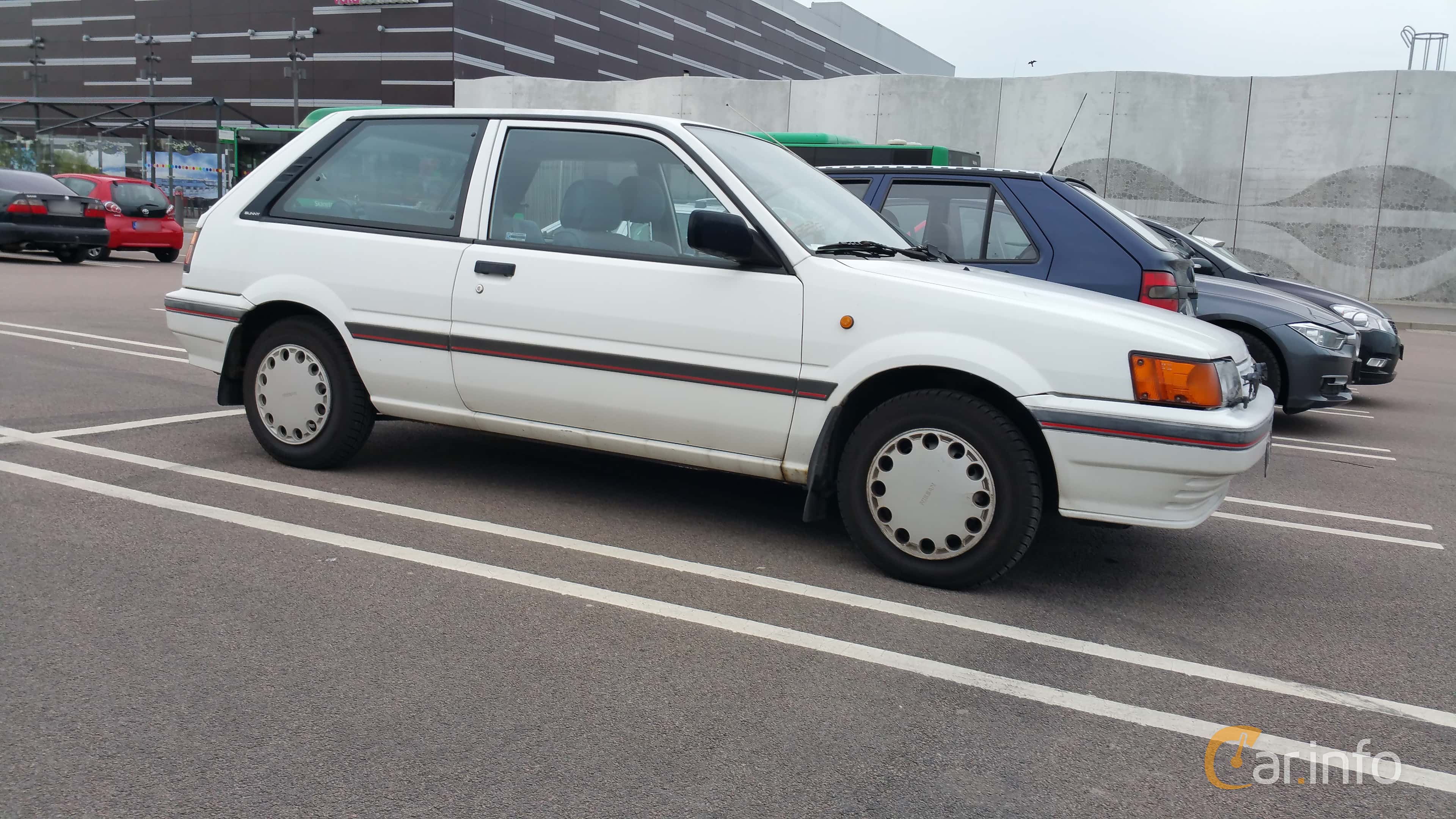 Nissan Sunny 3-door Hatchback 1.7 Manual, 56hp, 1985