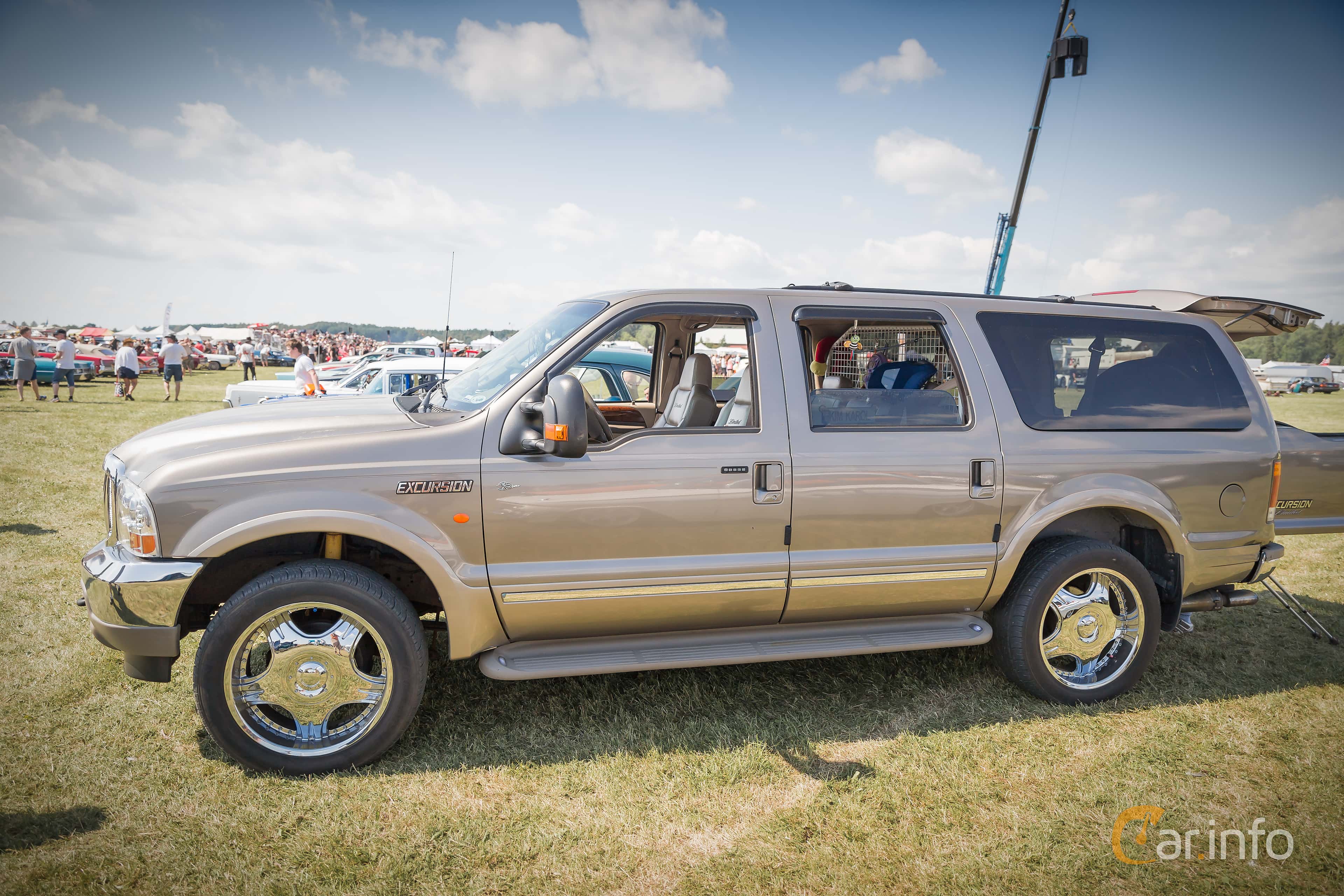 Ford Excursion 6.8 V10 4x4 Automatic, 314hp, 2002