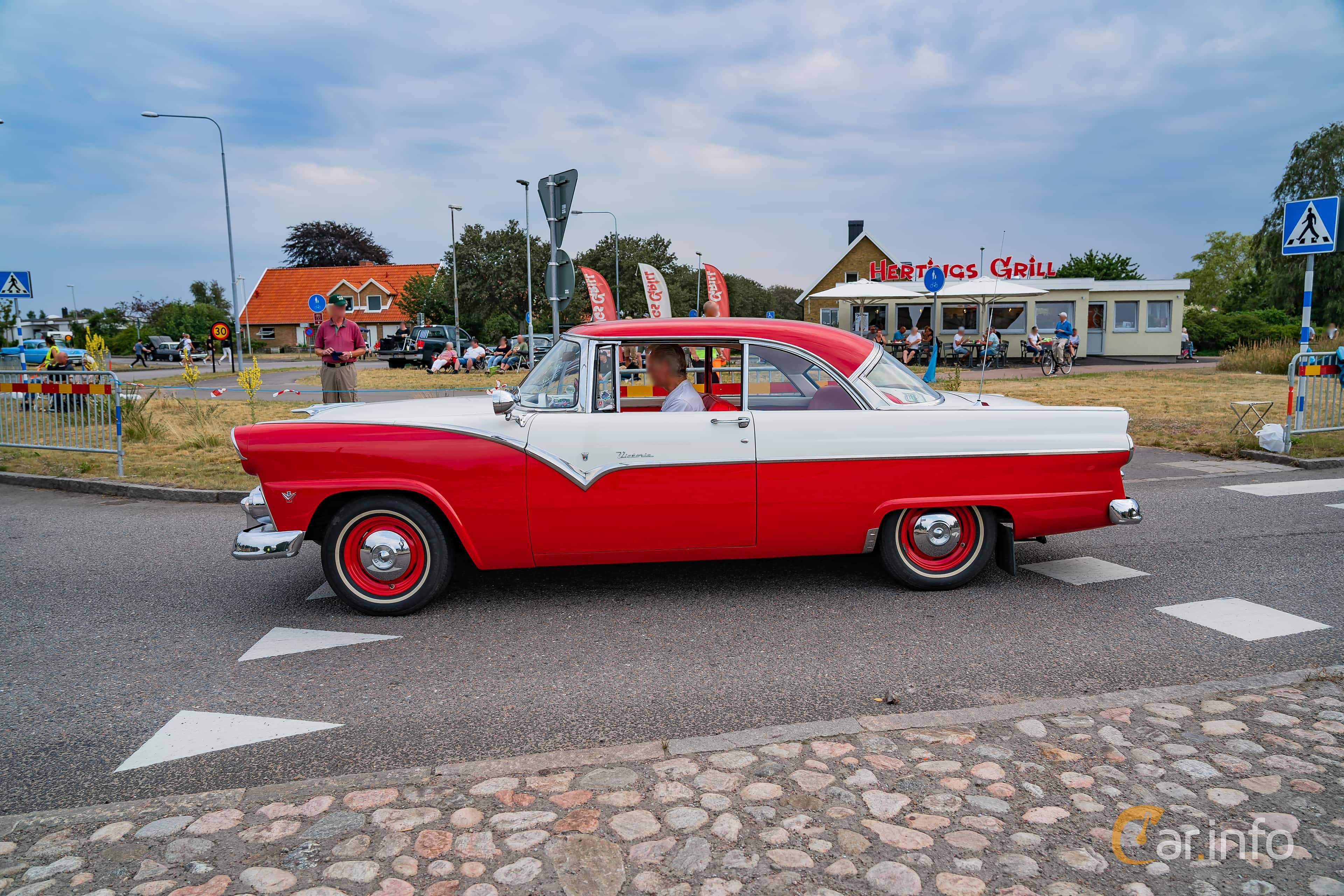 Ford Fairlane Victoria 4.5 V8 Manual, 165hp, 1955
