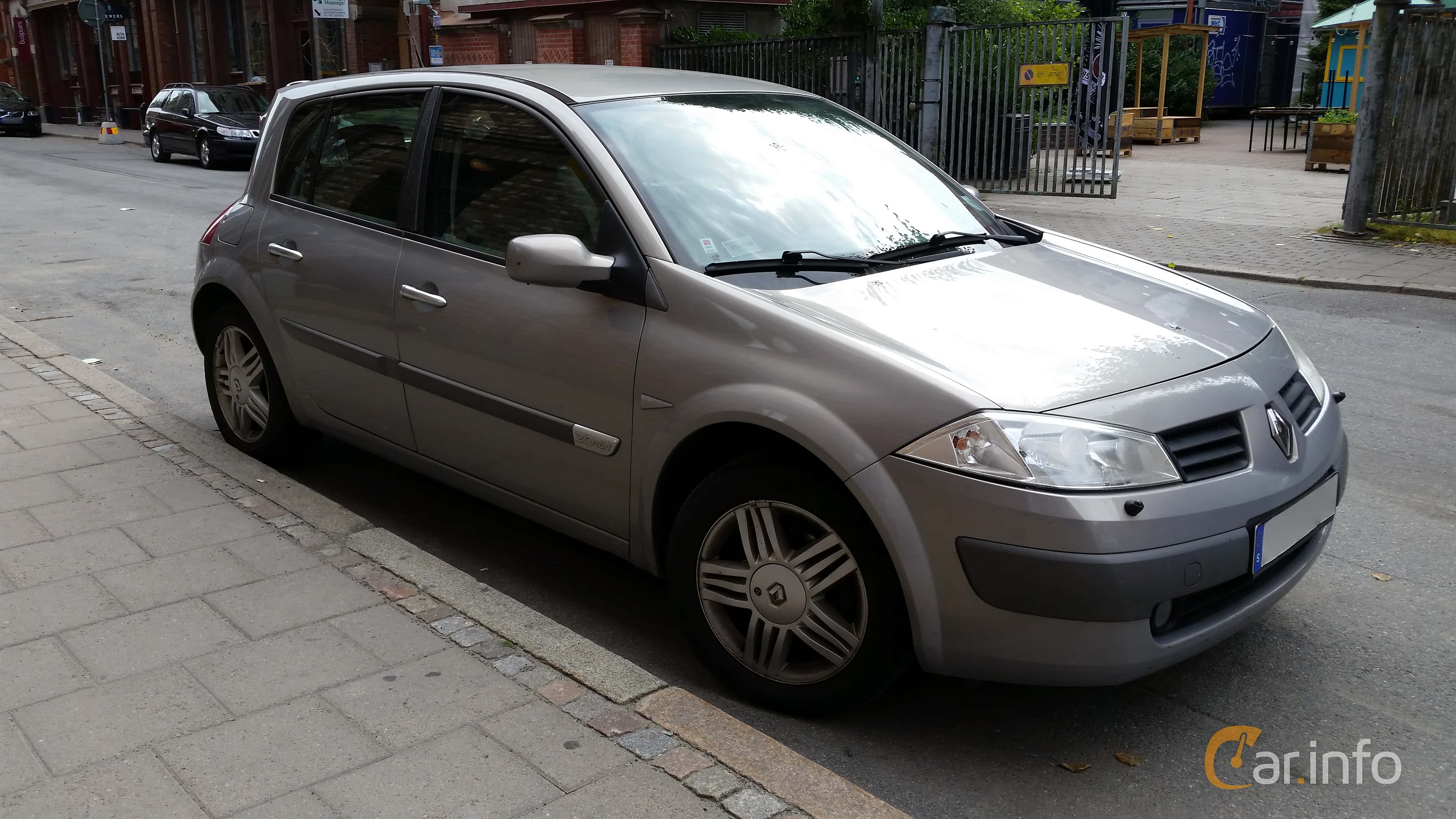 Renault Mégane 5-door 2.0 Manual, 135hp, 2003