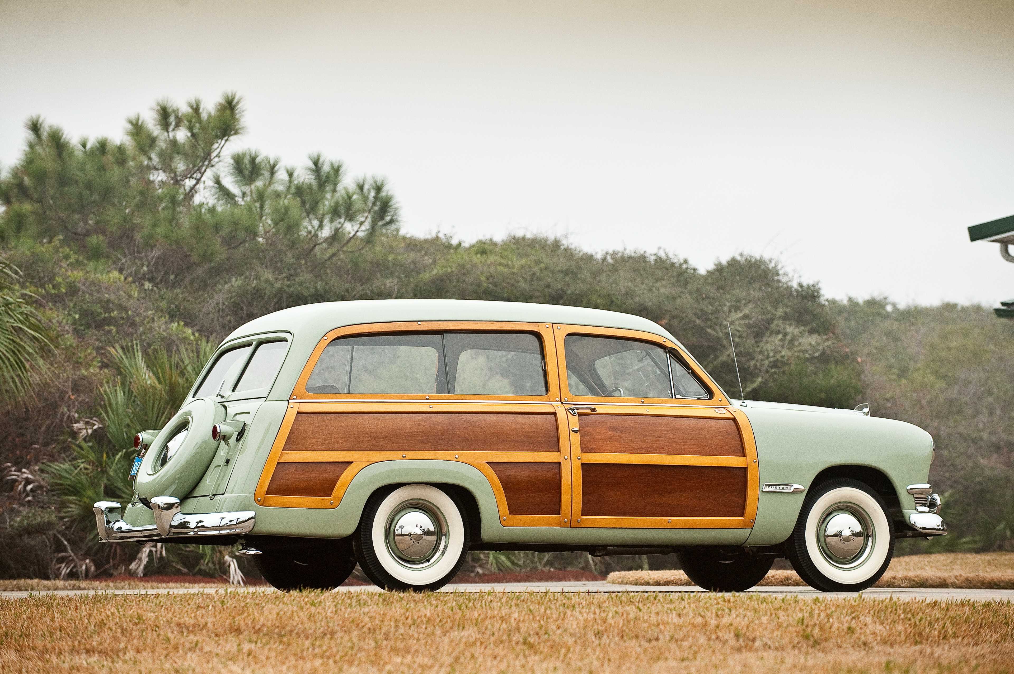 Ford Custom Deluxe Country Squire 3.7 97hp, 1950
