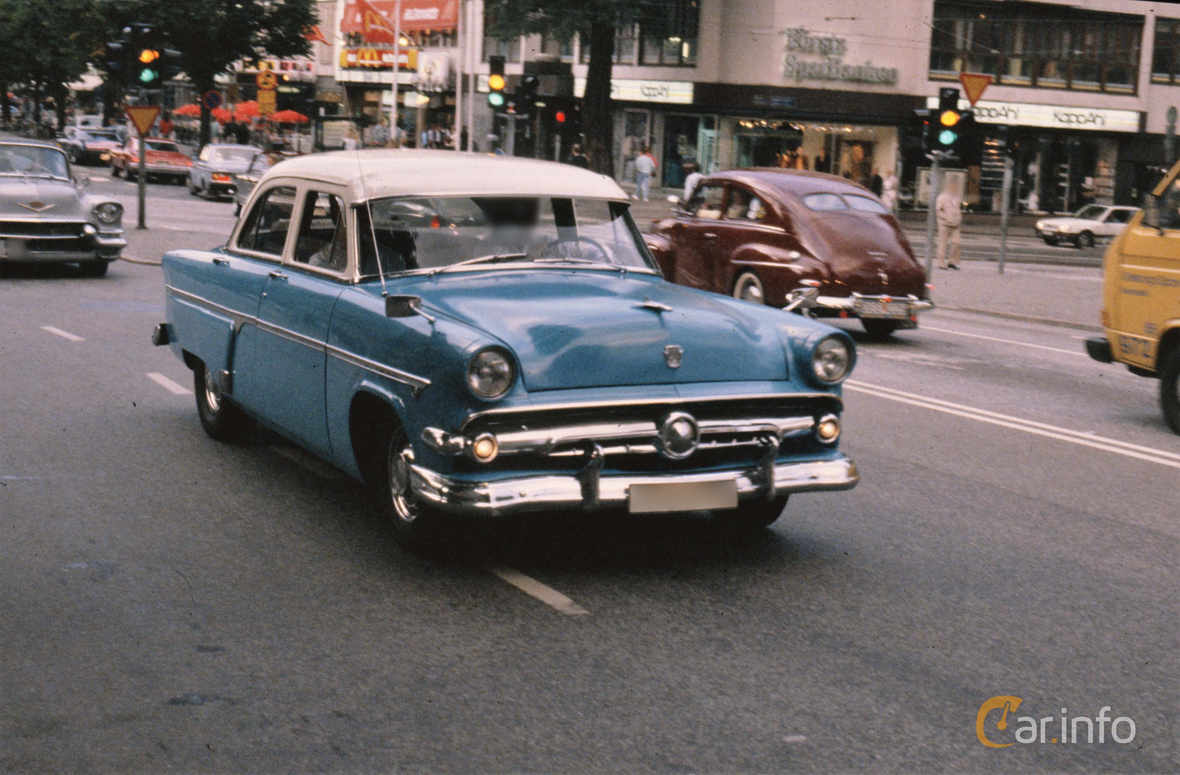 Ford Customline Fordor Sedan 3.7  Automatic, 117hp, 1954