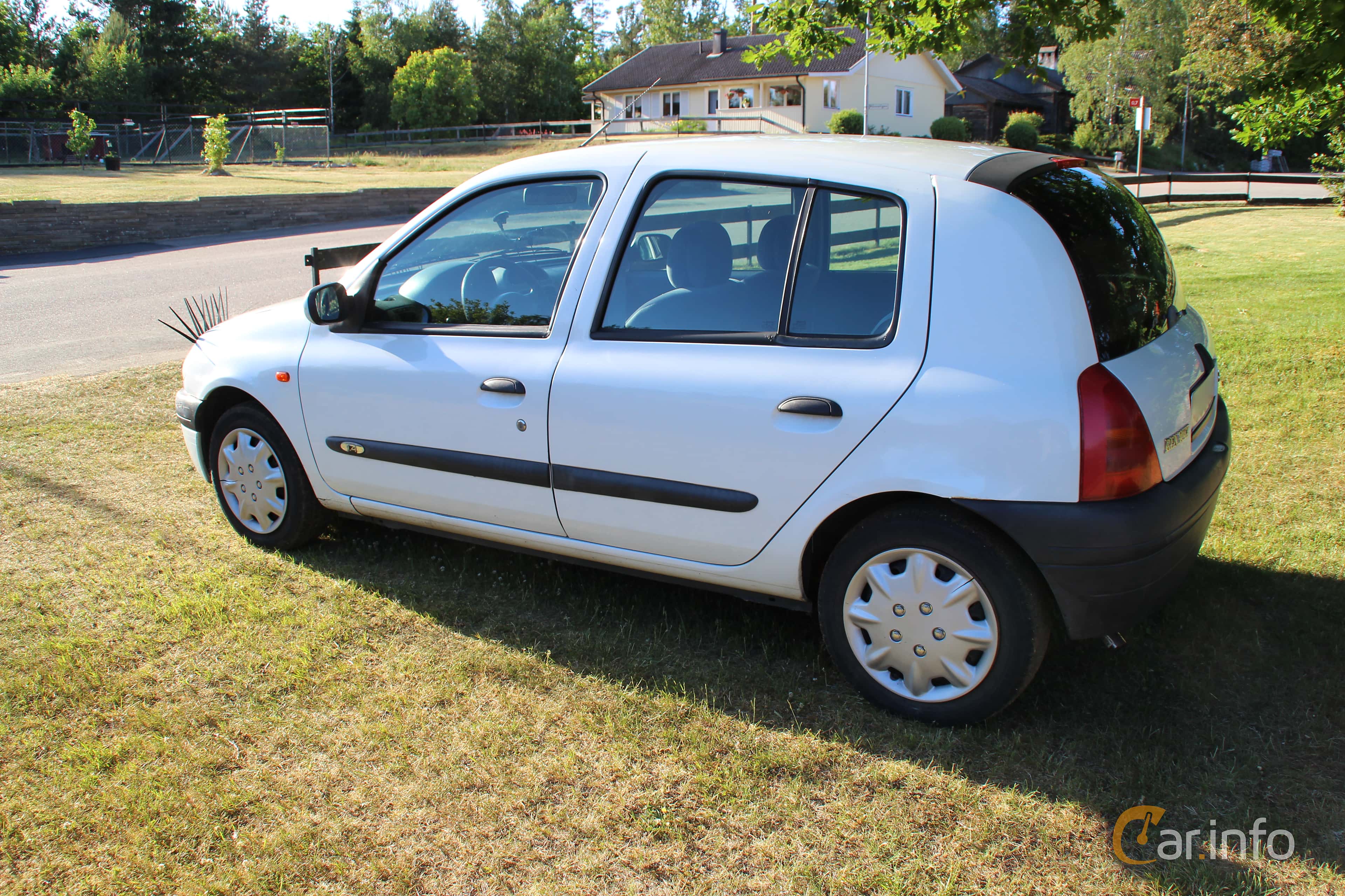 Renault Clio 5-door Hatchback 1.4 Automatic, 75hp, 2001