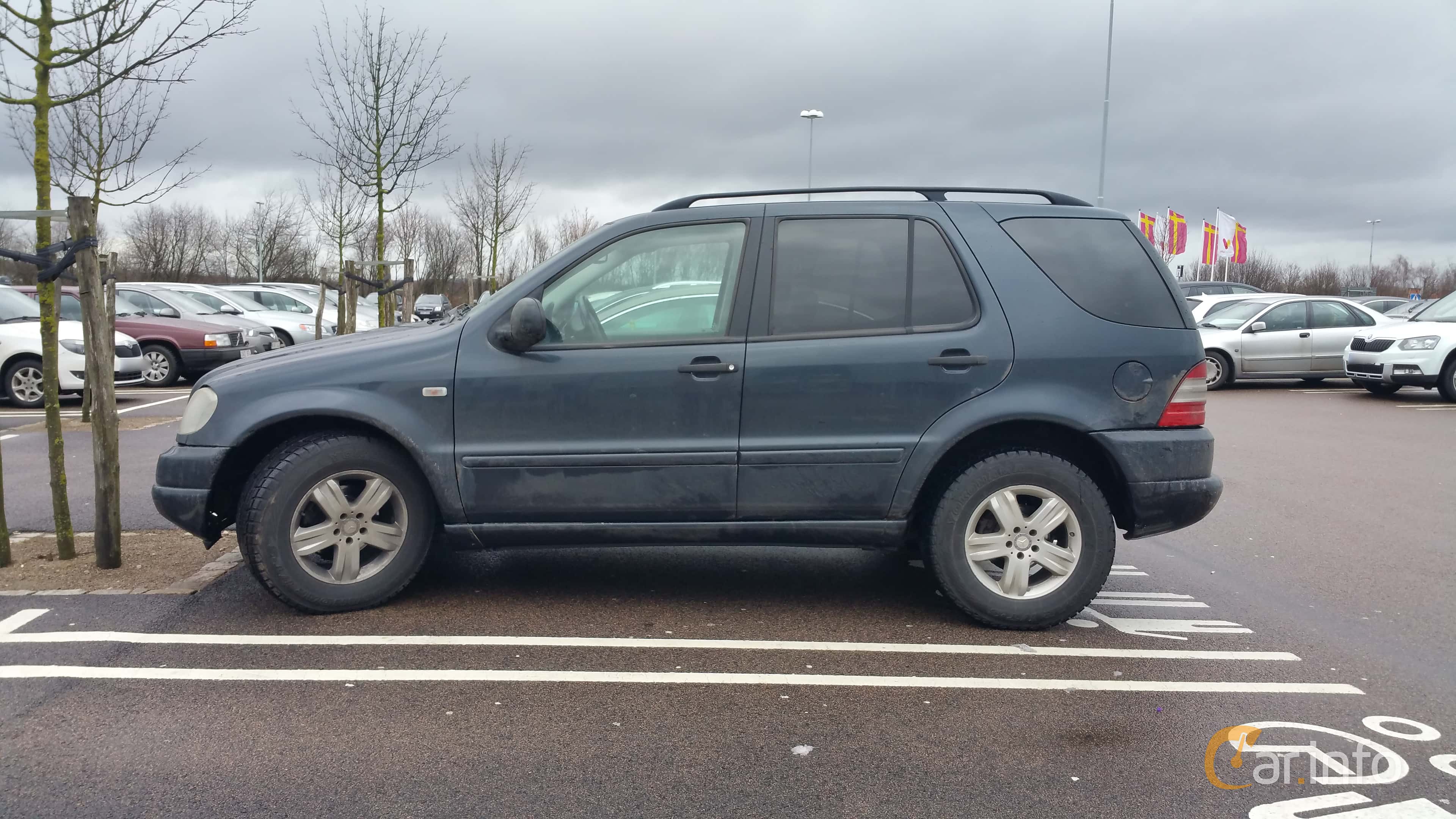 Mercedes-Benz ML 320  Automatic, 218hp, 2001