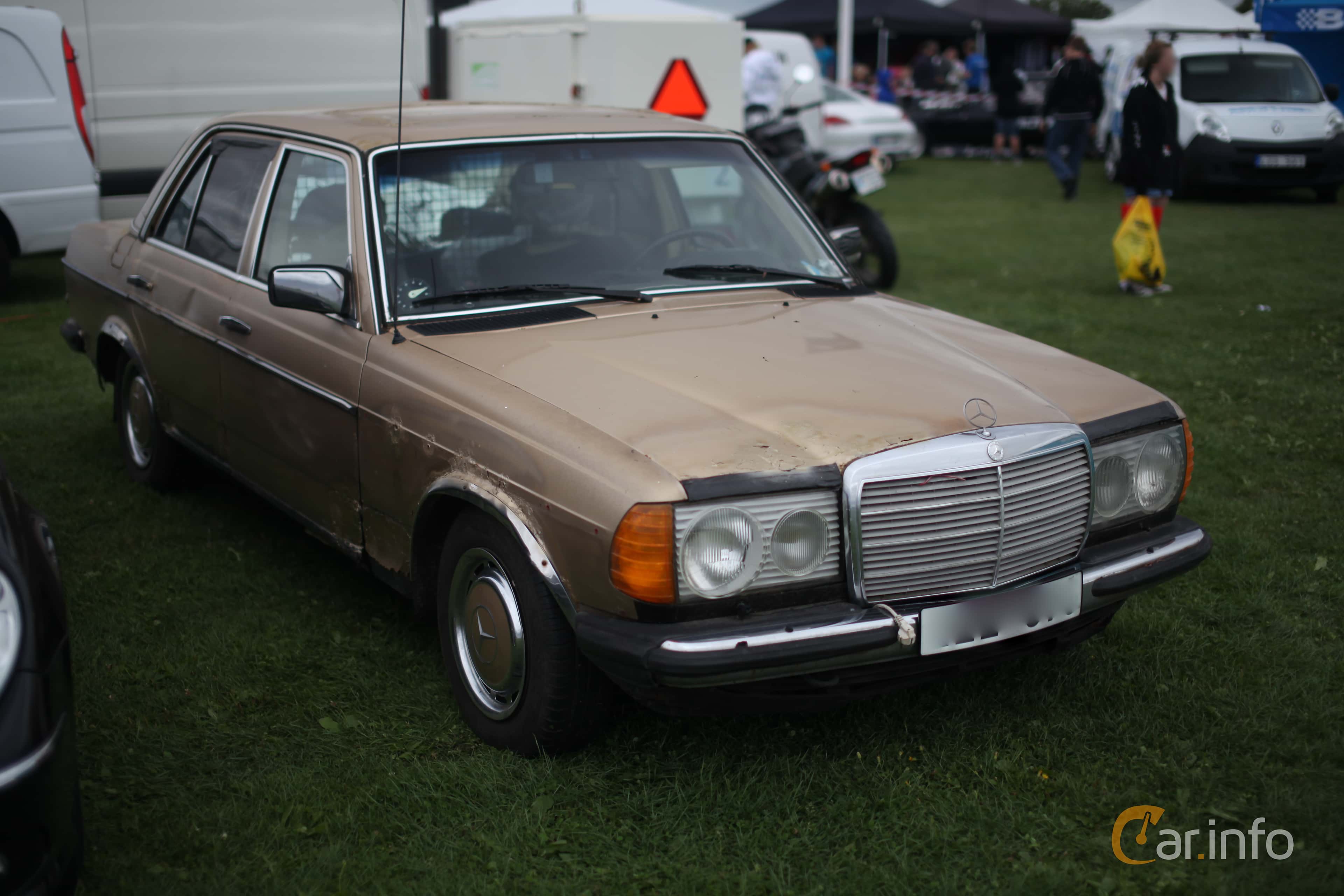 Mercedes-Benz 300 D  Manual, 88hp, 1982