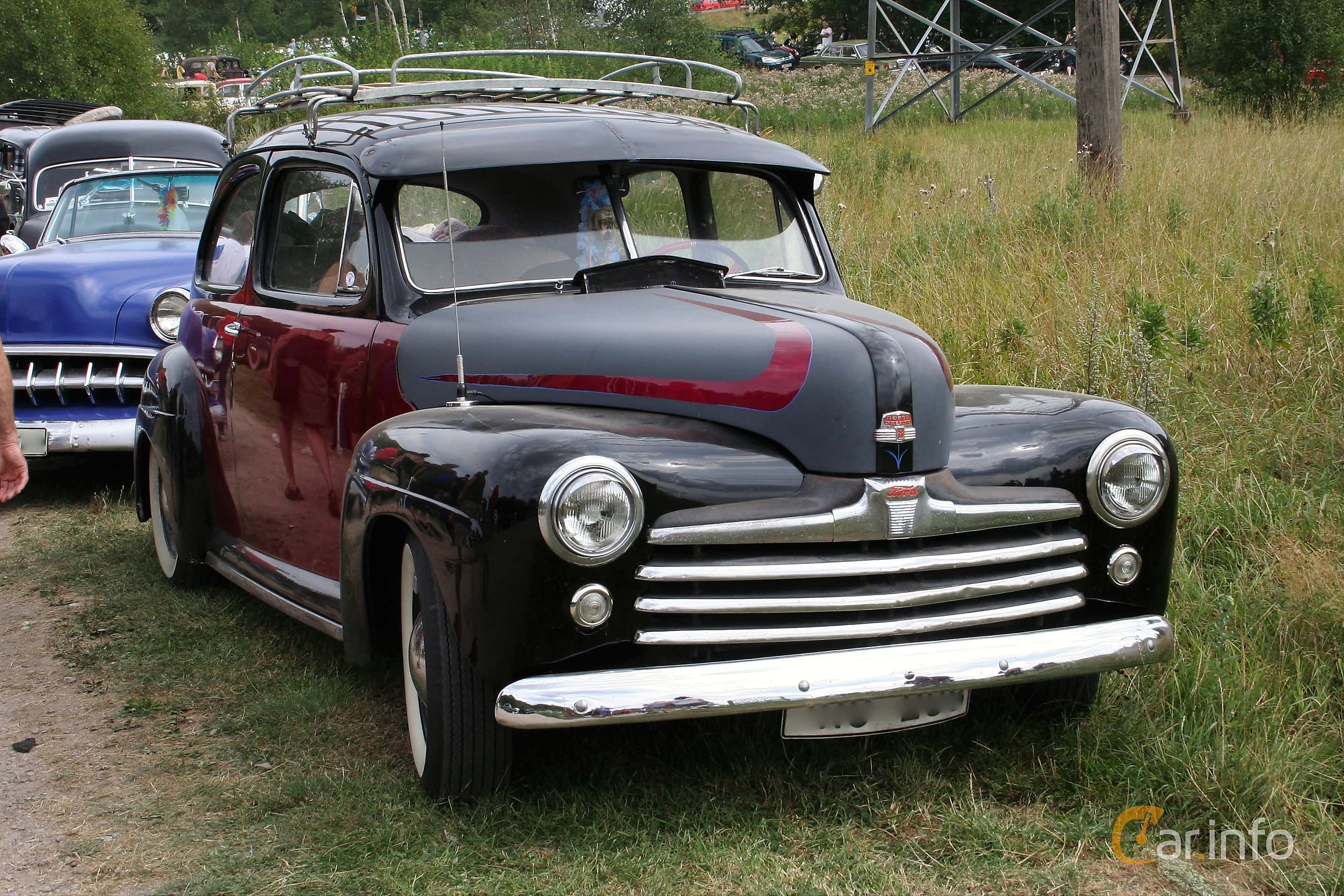Ford Super Deluxe Tudor Sedan 3.7 Manual, 97hp, 1947
