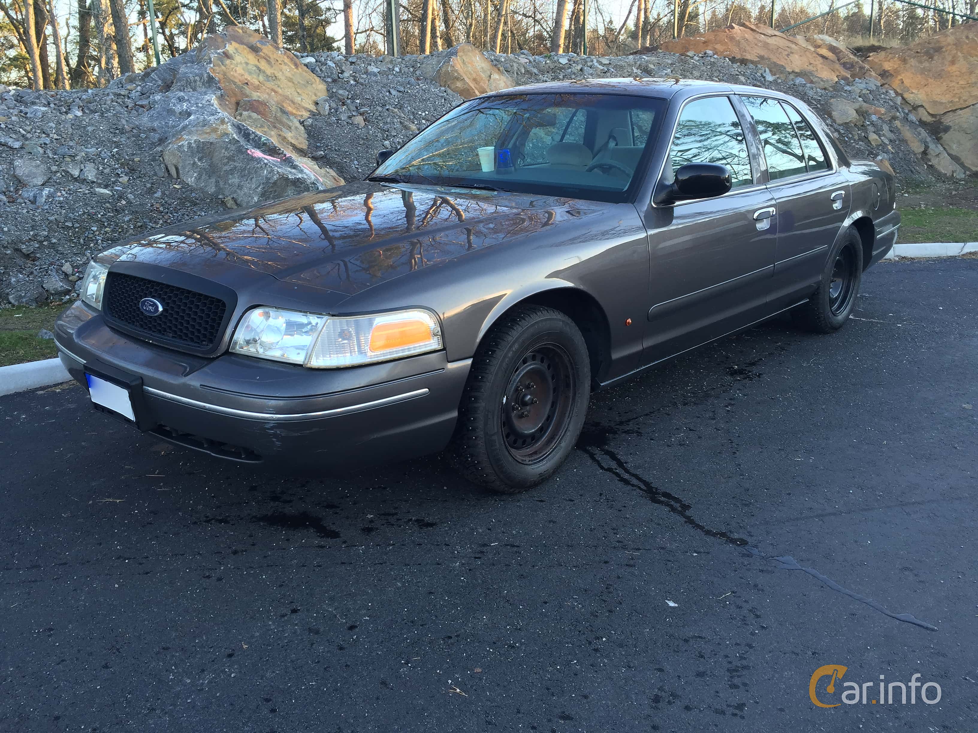 Ford Crown Victoria Police Interceptor 4.6 V8 Automatic, 254hp, 1998