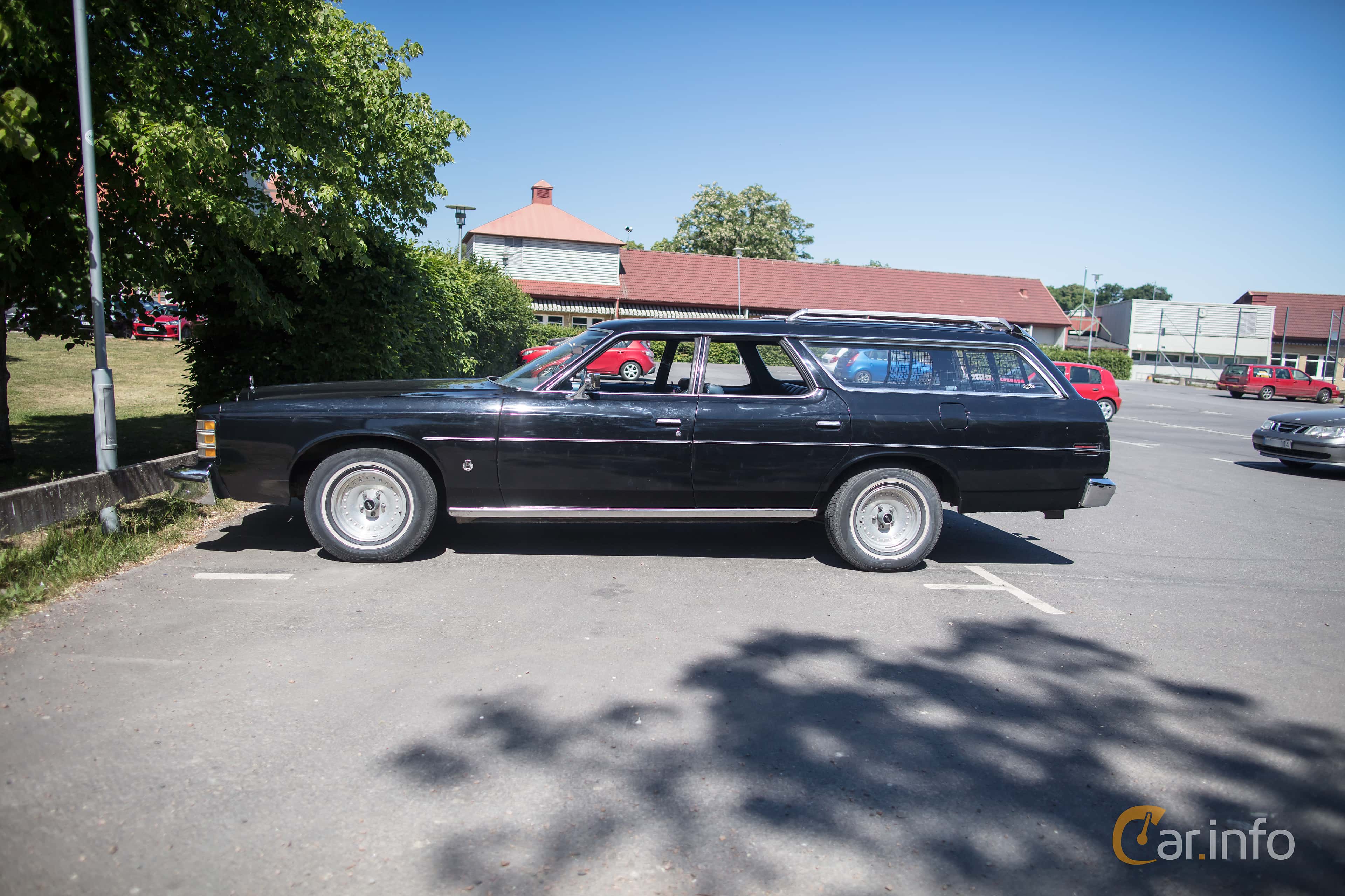 Ford LTD Wagon 6.6 V8 Automatic, 3-speed