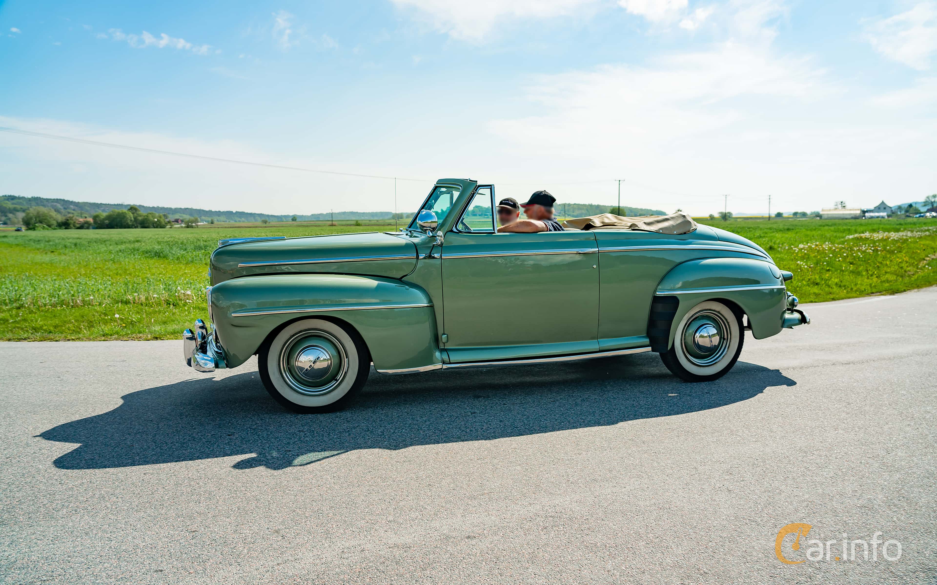 Ford Super Deluxe Convertible Club Coupé 3.9 V8 Manual, 102hp, 1947