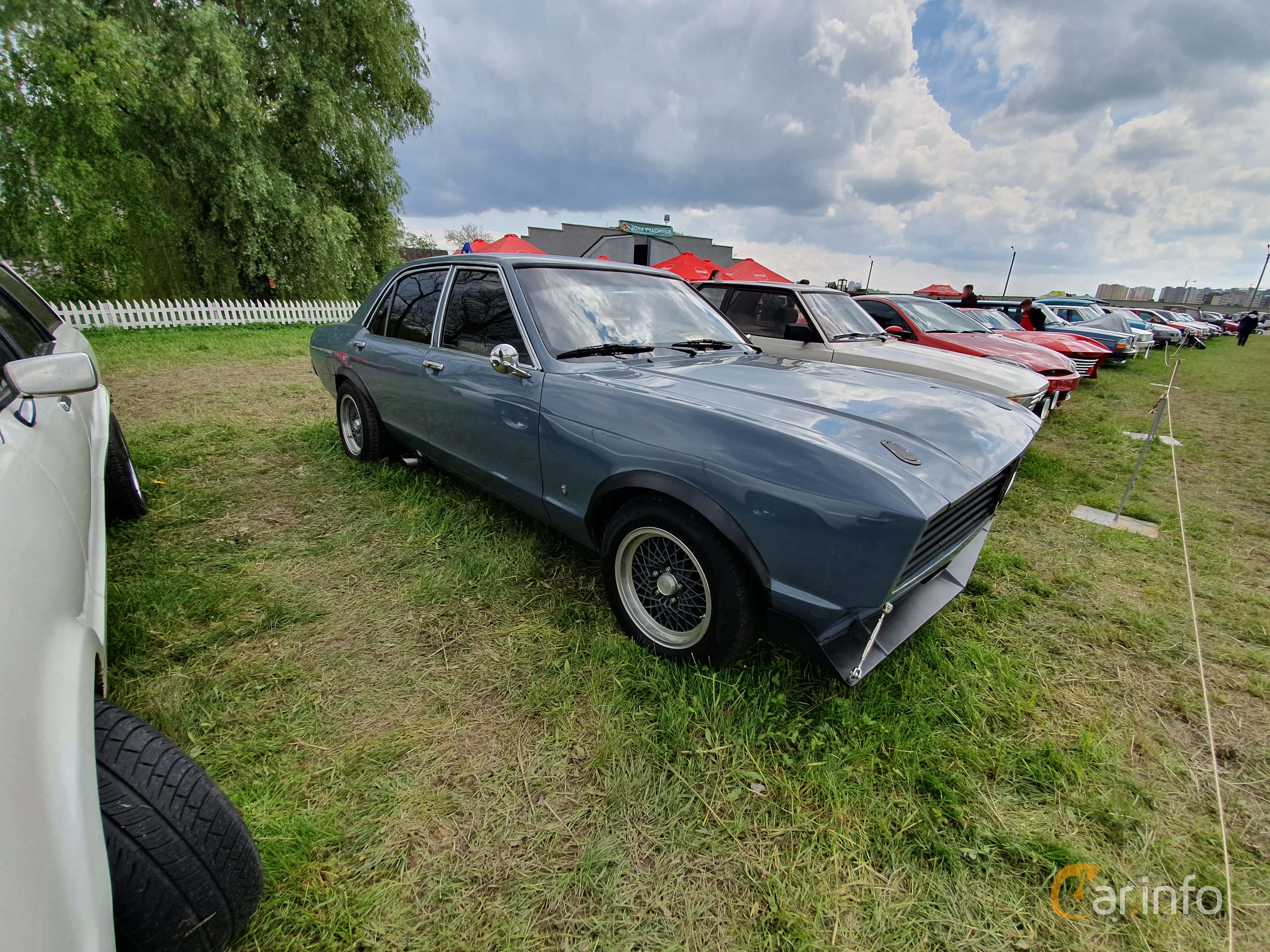 Ford Granada 4-door Sedan generation Mark I Facelift 2.0 V6
