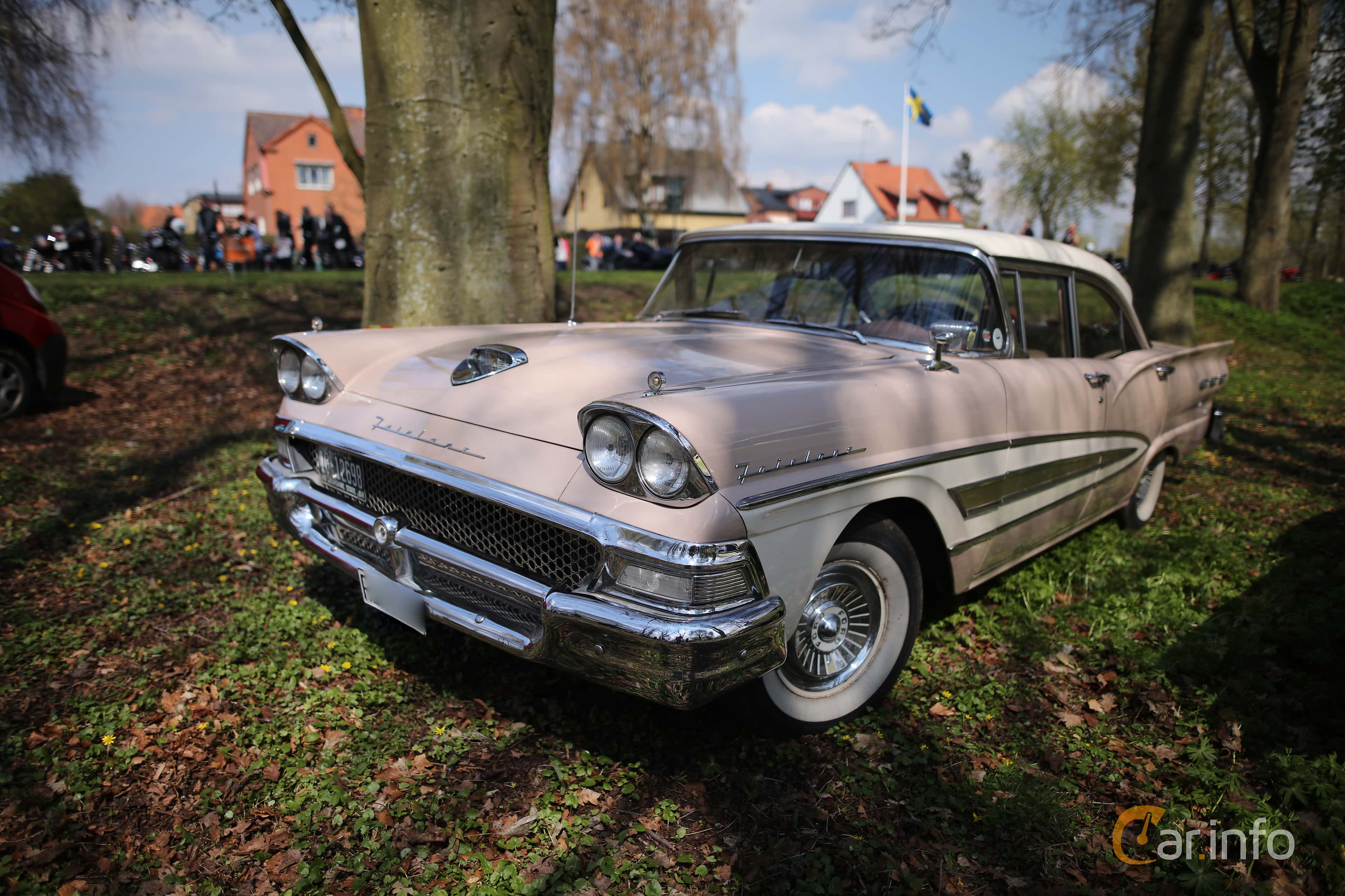Ford Fairlane Town Sedan 4.8 V8 Manual, 208hp, 1958