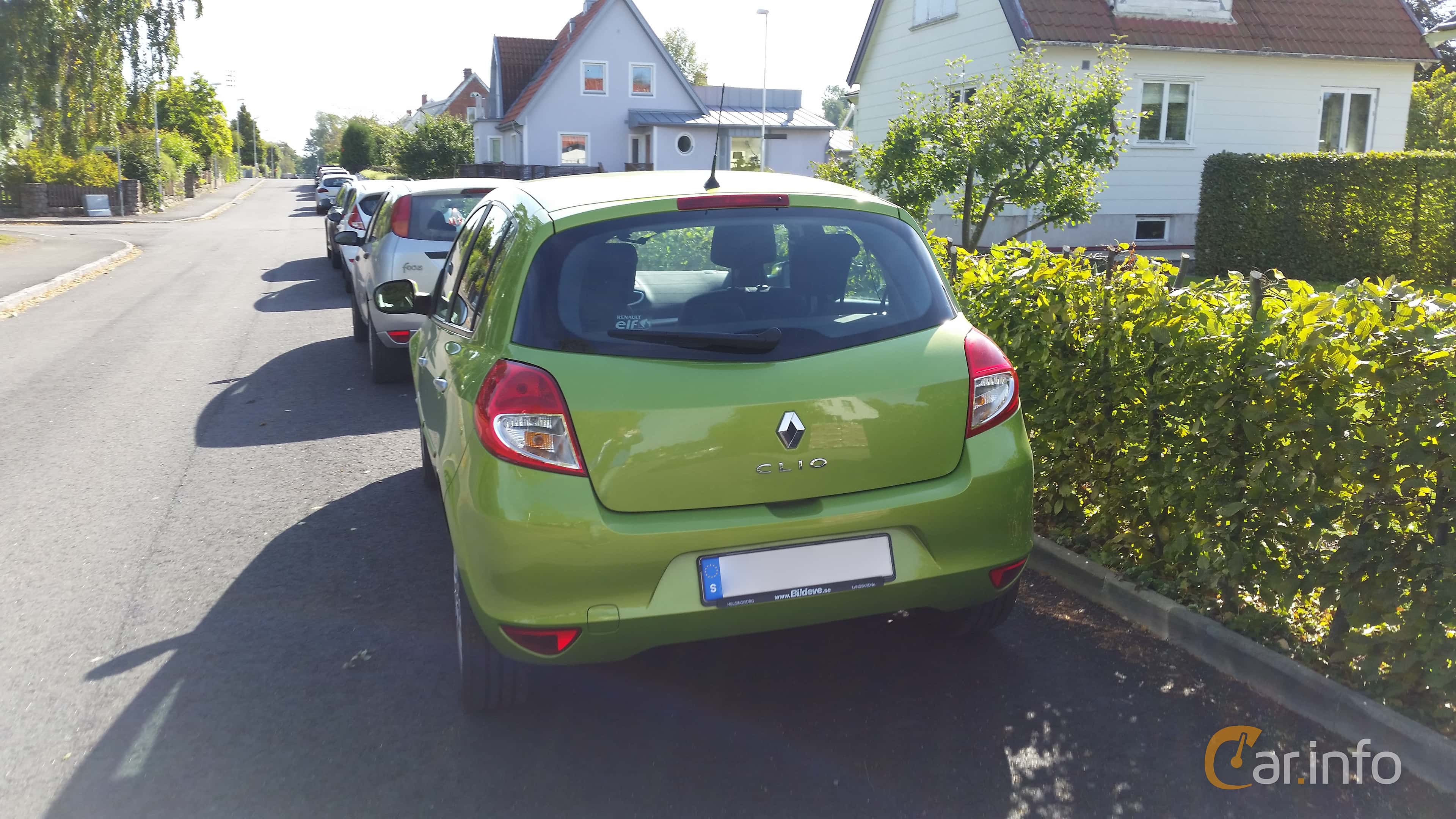 Renault Clio 5-door Hatchback 1.6 Manual, 112hp, 2013