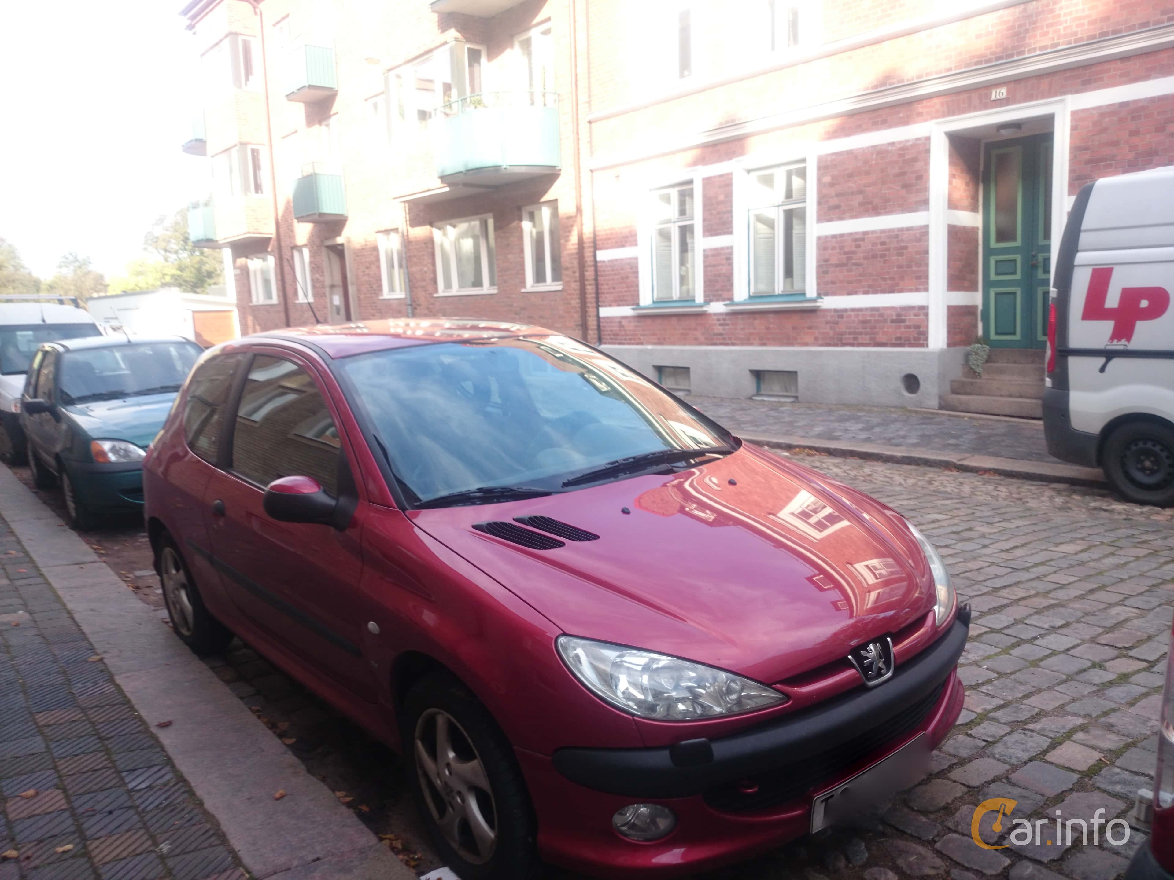 Peugeot 206 3-door 1.6 Manual, 109hp, 2002