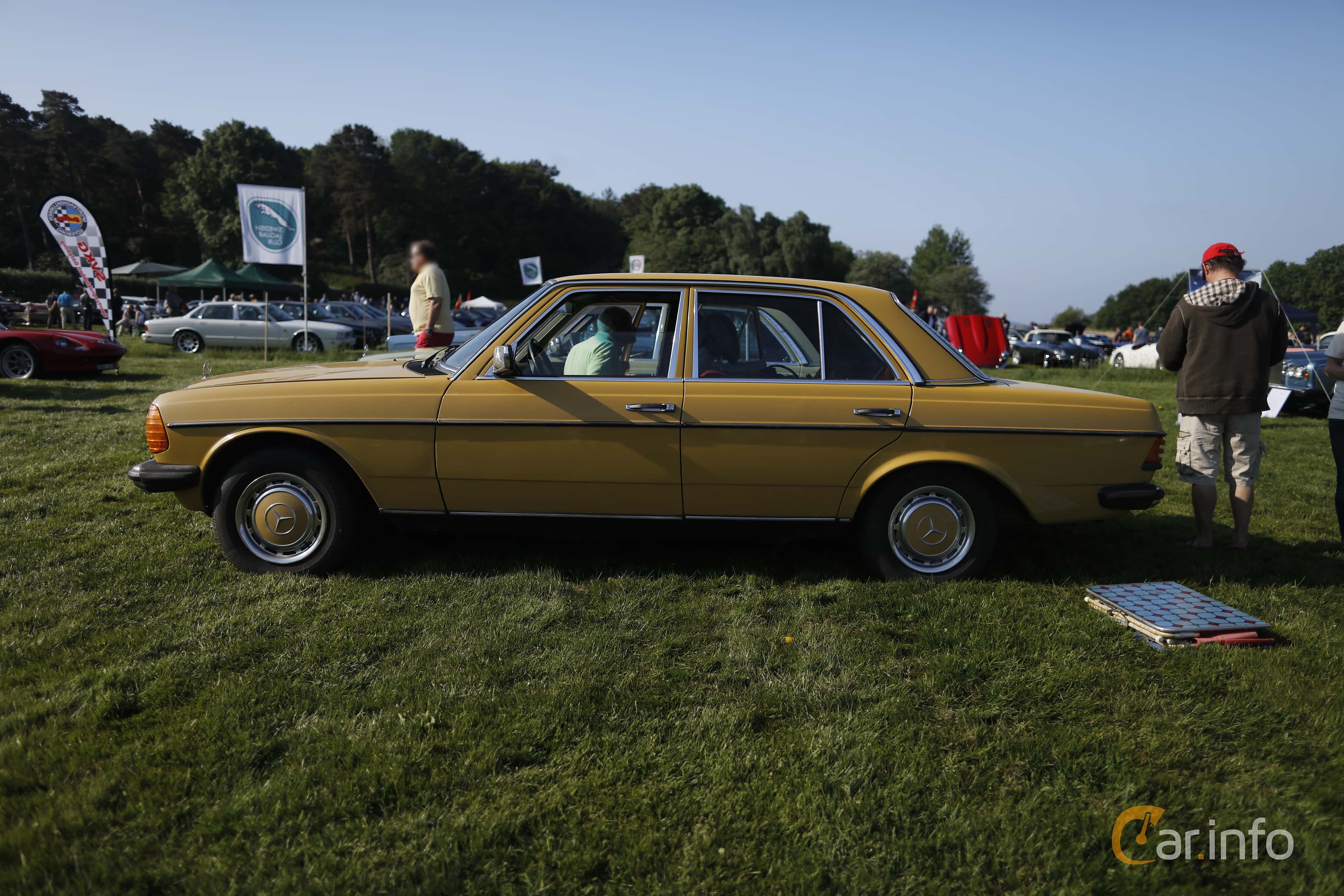 Mercedes-Benz 300 D  80hp, 1976