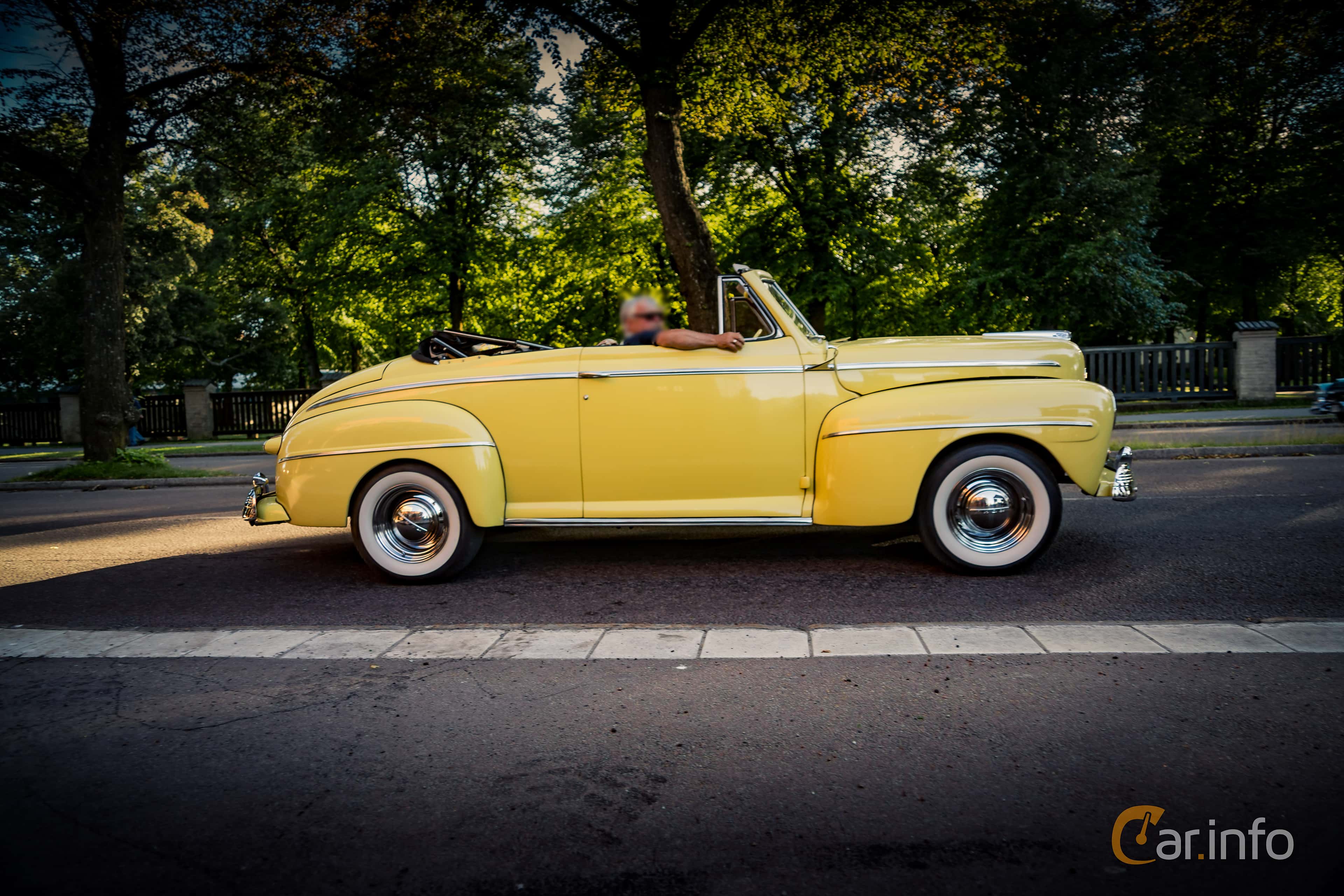 Ford Super Deluxe Convertible Club Coupé 3.9 V8 Manual, 102hp, 1948