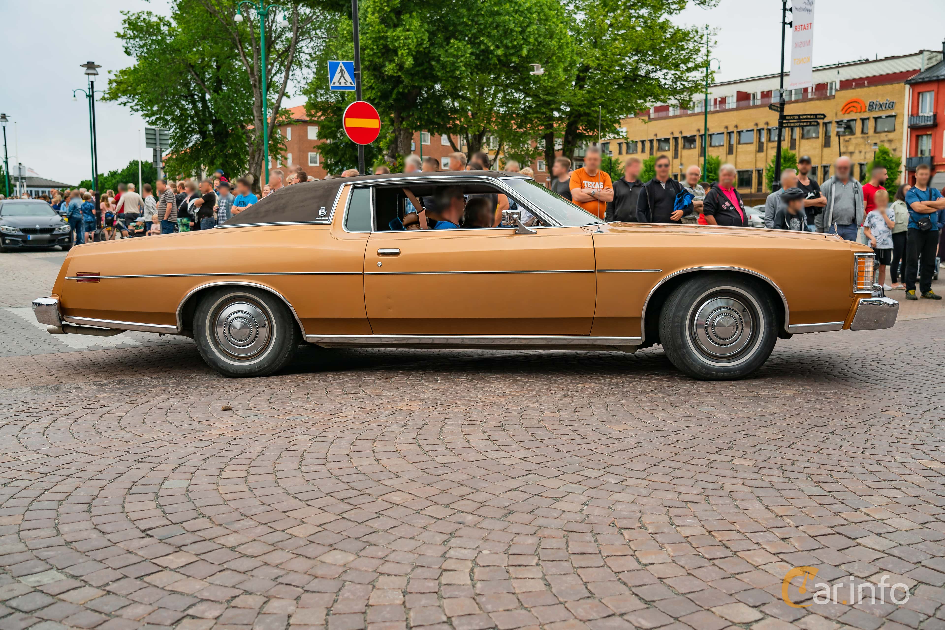 Ford LTD Brougham 2-door Hardtop 5.8 V8 Automatic, 161hp, 1973