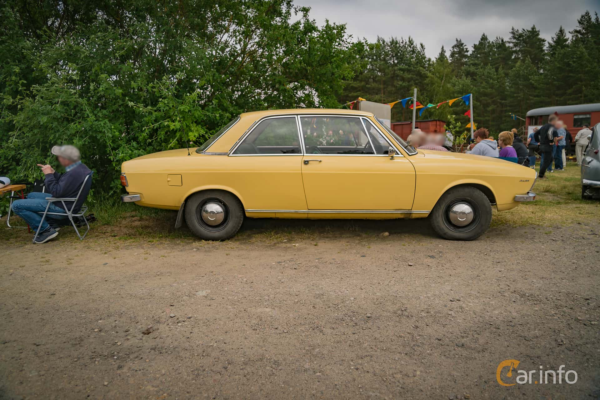 Audi 100 2-door Sedan 1.6 Manual, 85hp, 1974