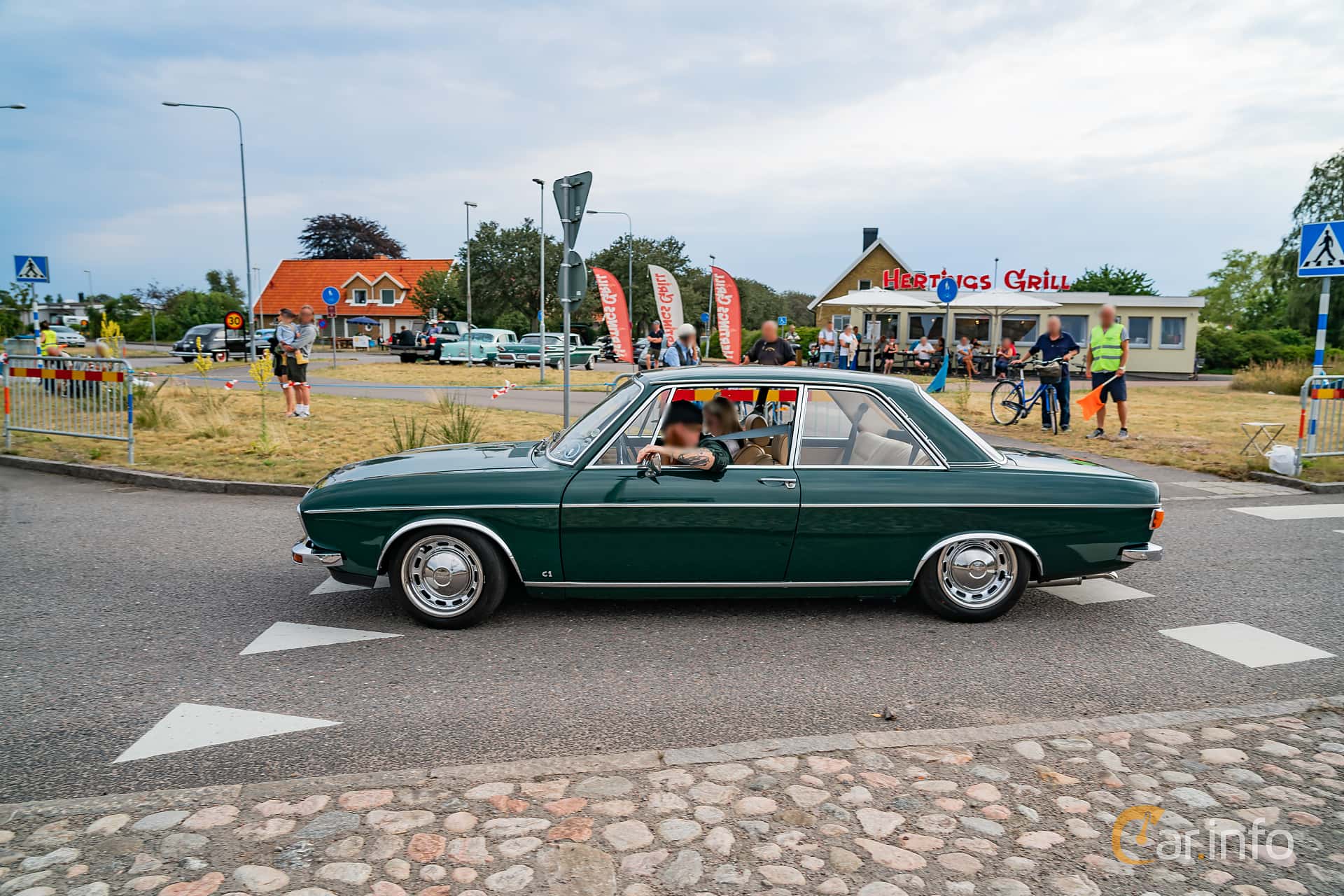 Audi 100 2-door Sedan 1.8 Manual, 80hp, 1968