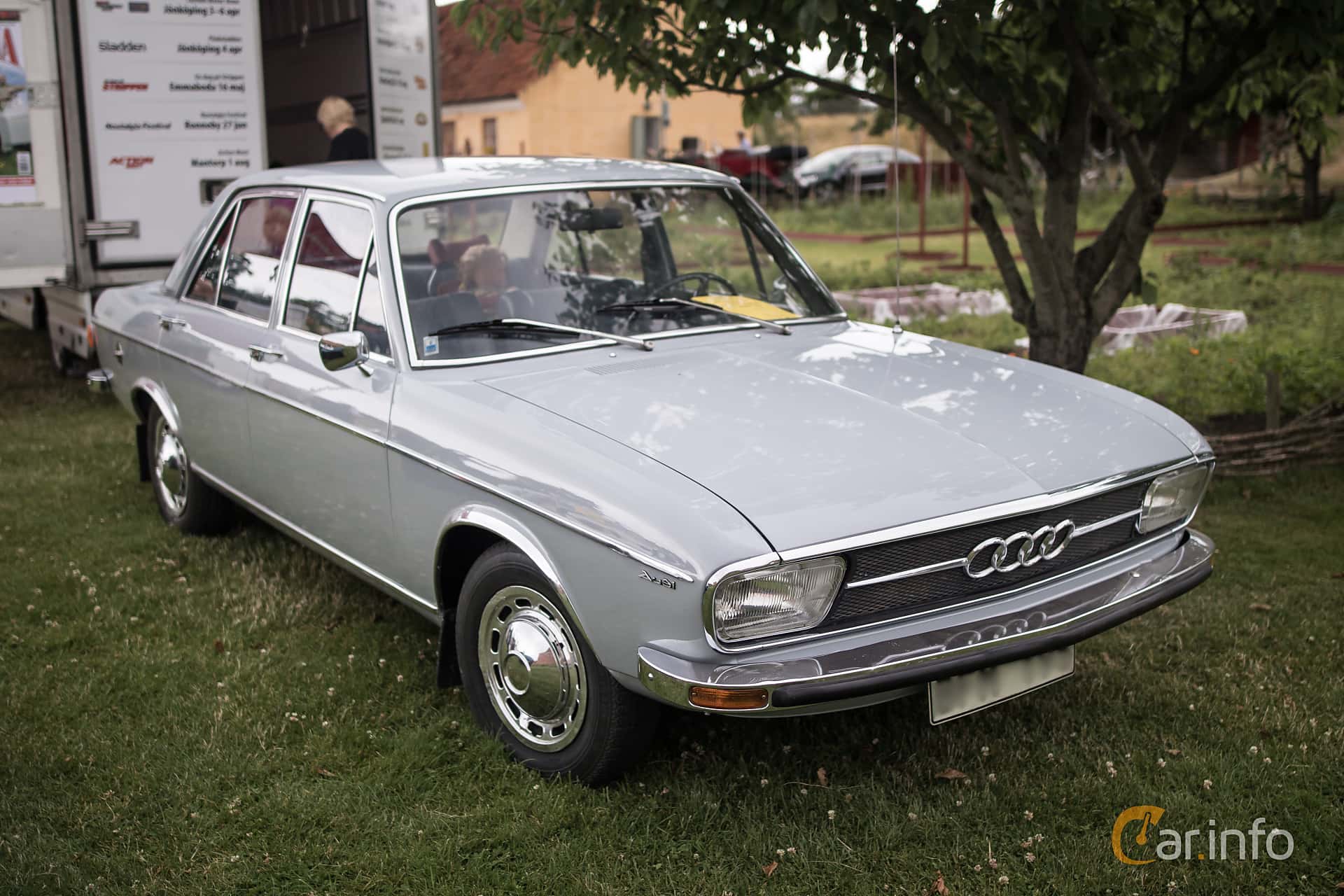 Audi 100 4-door Sedan 1.8 Manual, 80hp, 1969