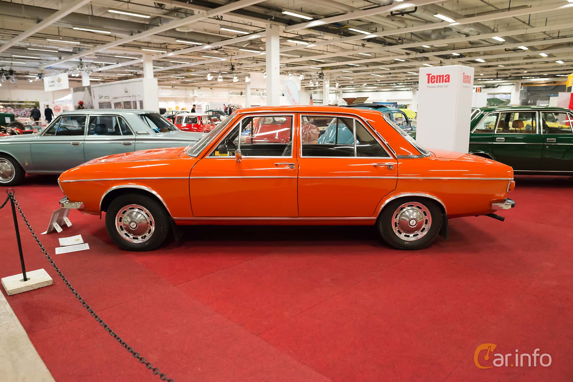 Audi 100 4-door Sedan generation C1 1.8