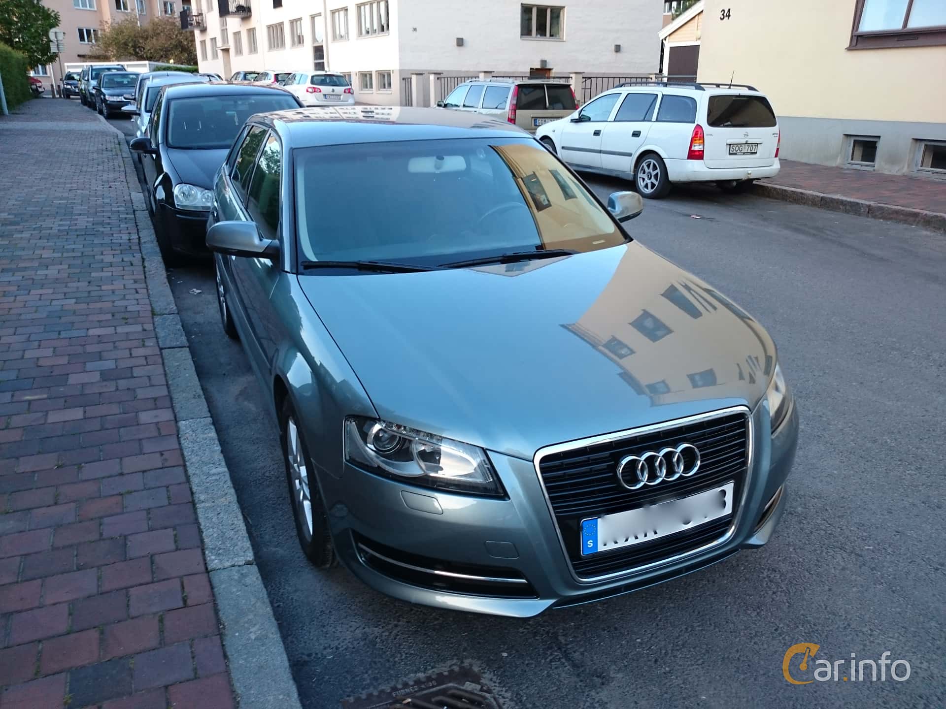Audi A3 Sportback 1.6 Manual, 102hp, 2013