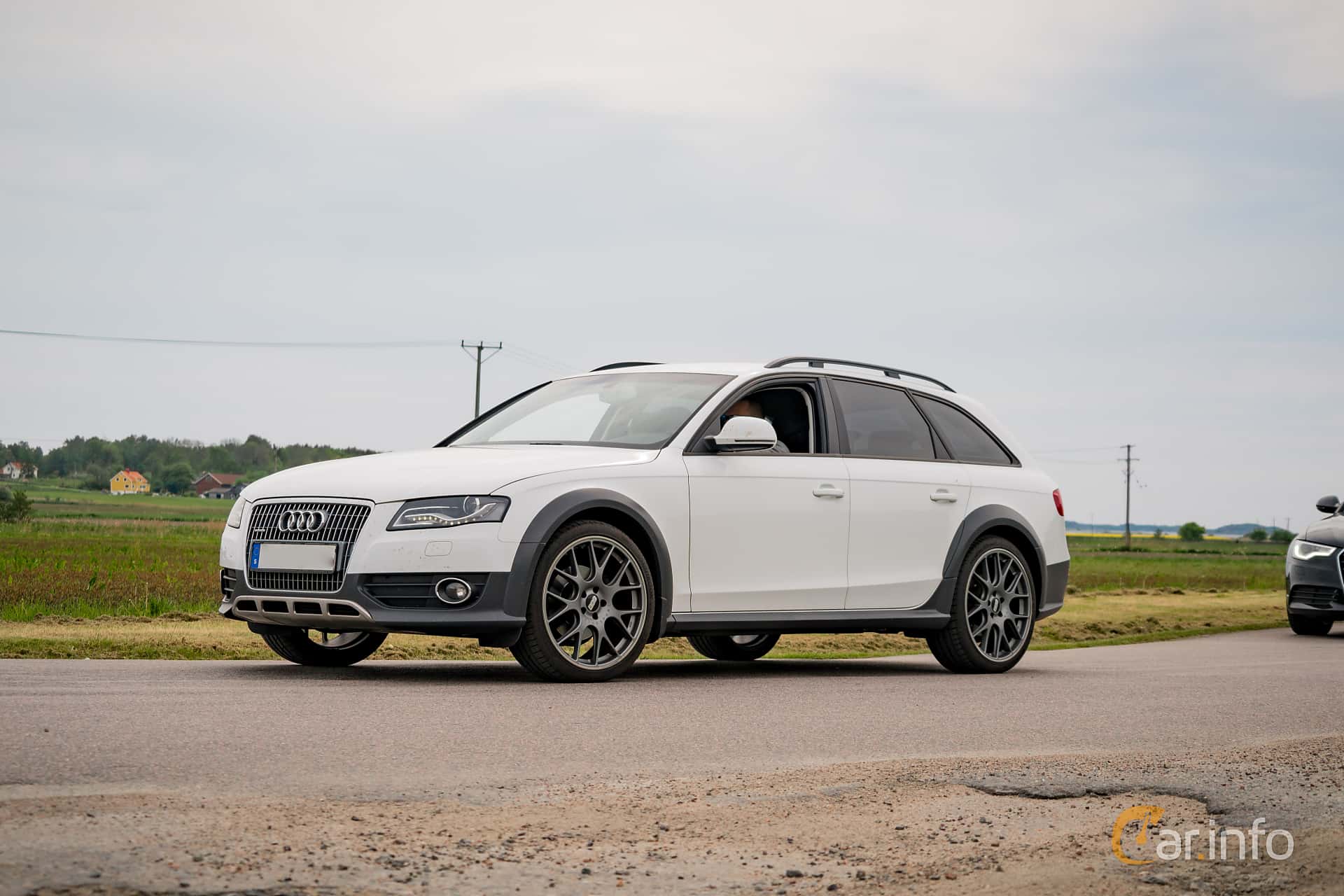 Audi A4 allroad quattro 2.0 TDI DPF quattro Manual, 170hp, 2011