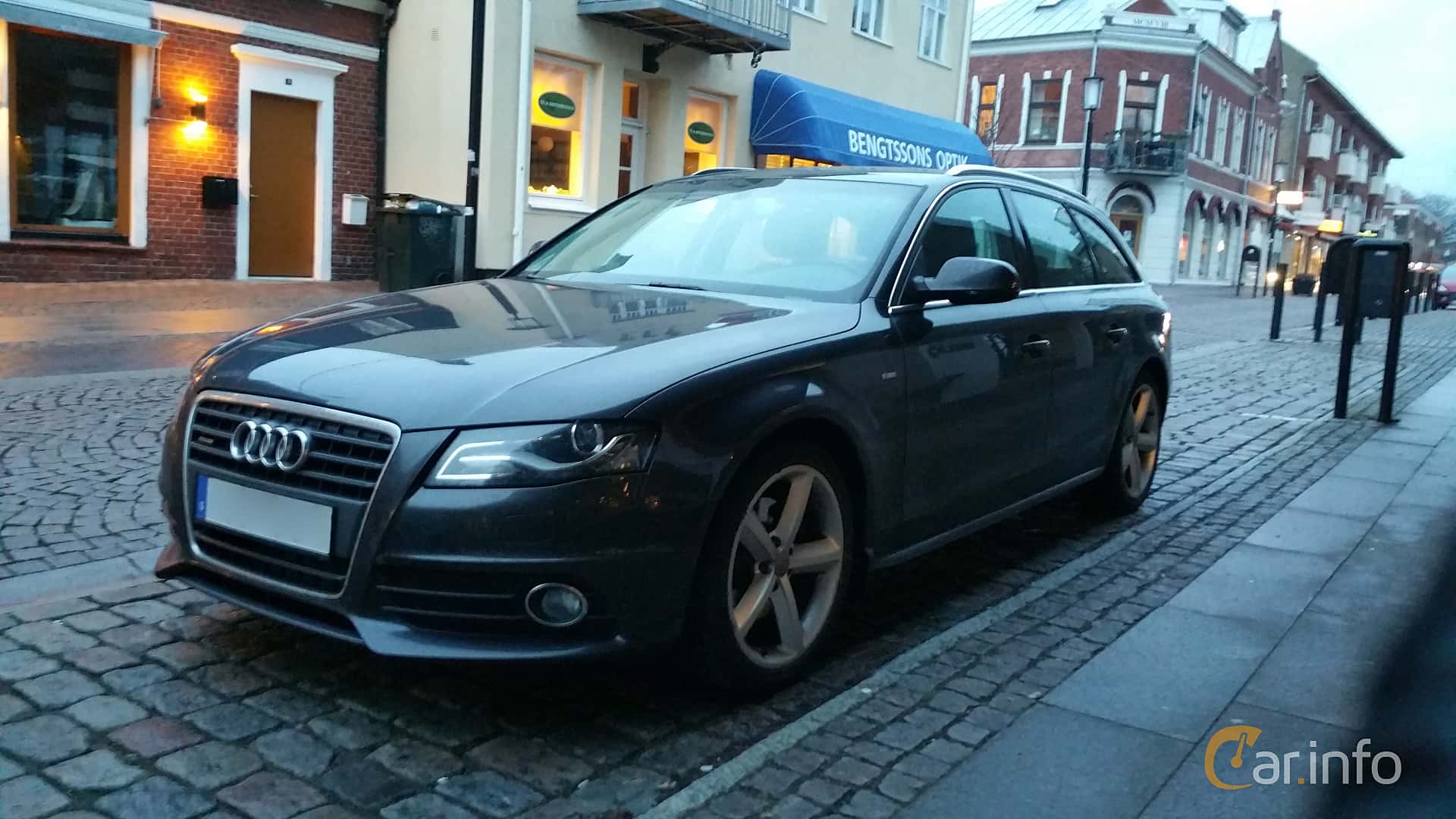 Audi A4 Avant 2.0 TDI DPF quattro Manual, 170hp, 2010