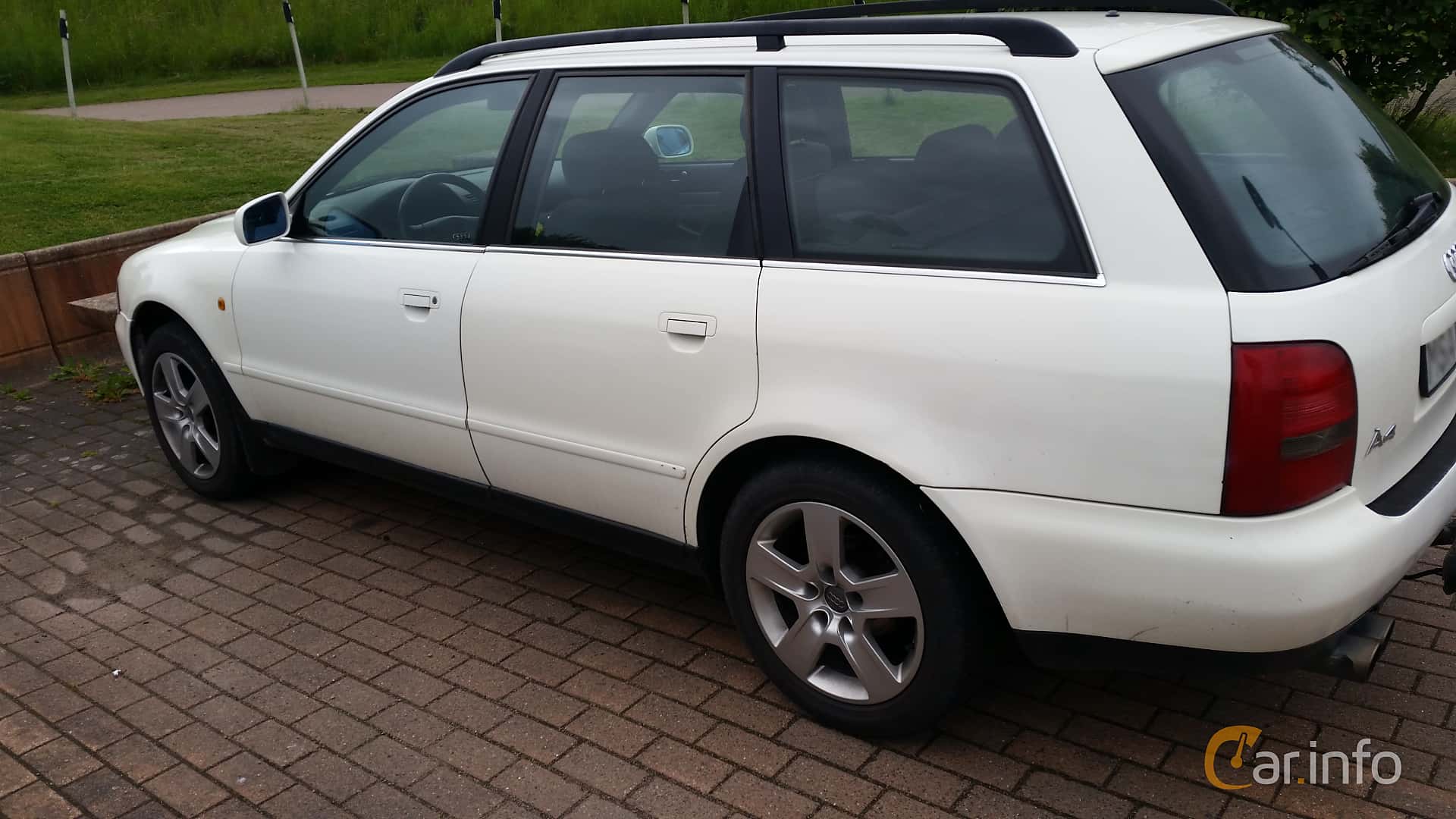 Audi A4 Avant 2.4 V6 quattro Manual, 165hp, 2001