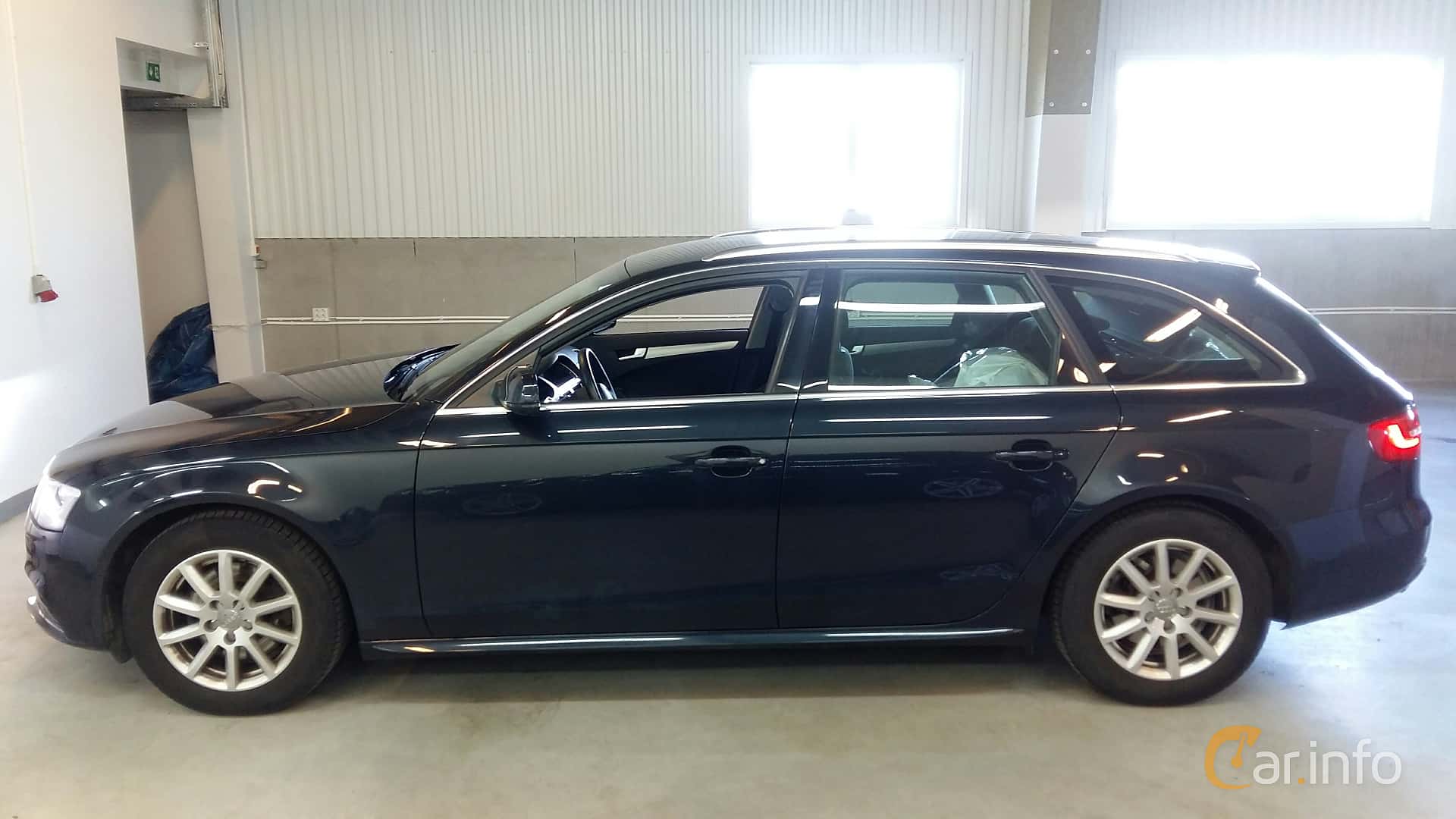 Audi A4 Avant 2.0 TDI Manual, 136hp, 2015