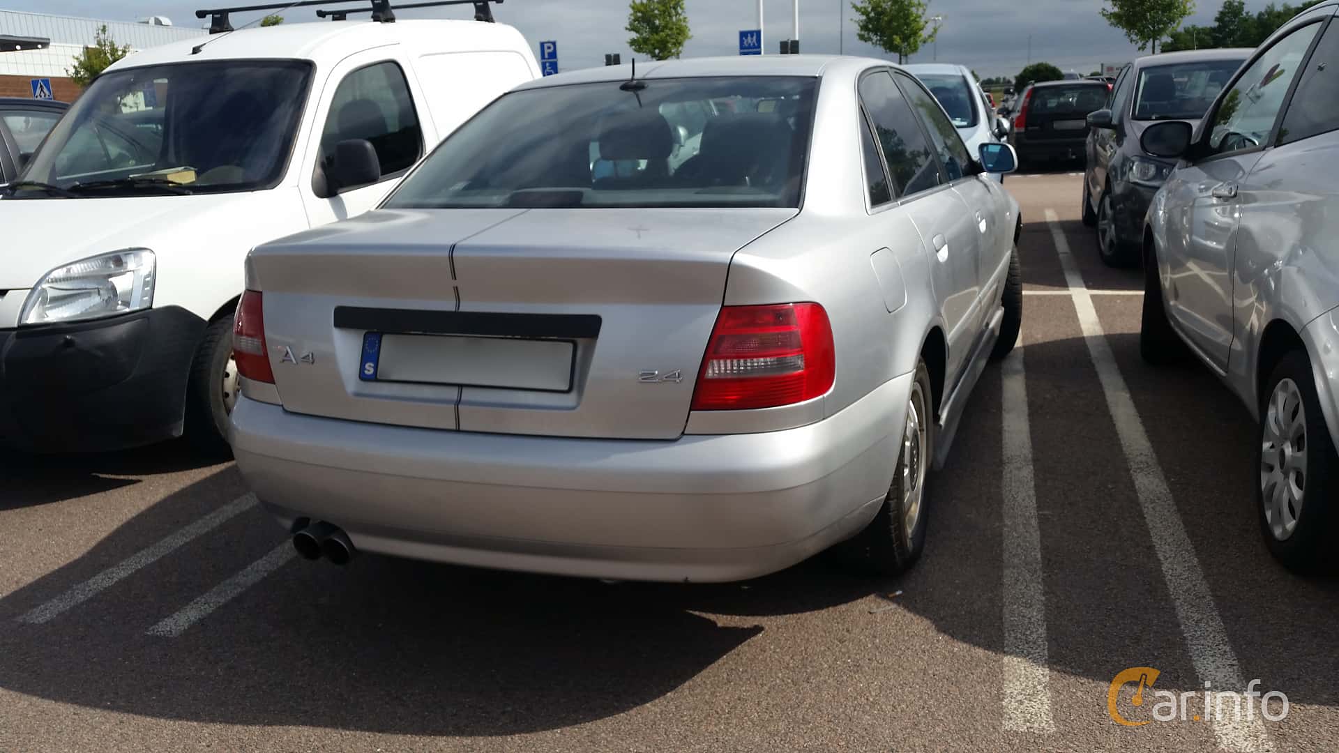 Audi A4 Sedan 2.4 V6 Manual, 165hp, 2000