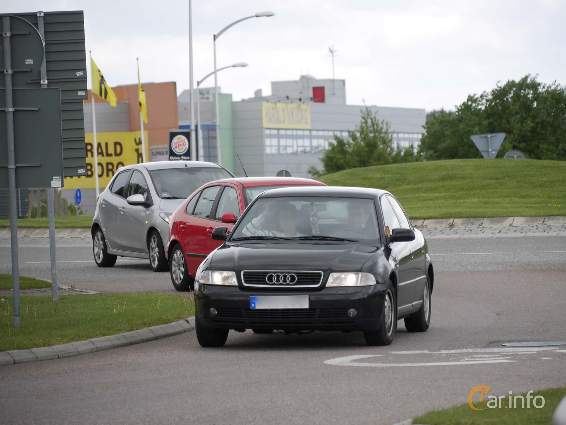 Audi A4 Sedan 2.4 V6 TipTronic, 165hp, 2001