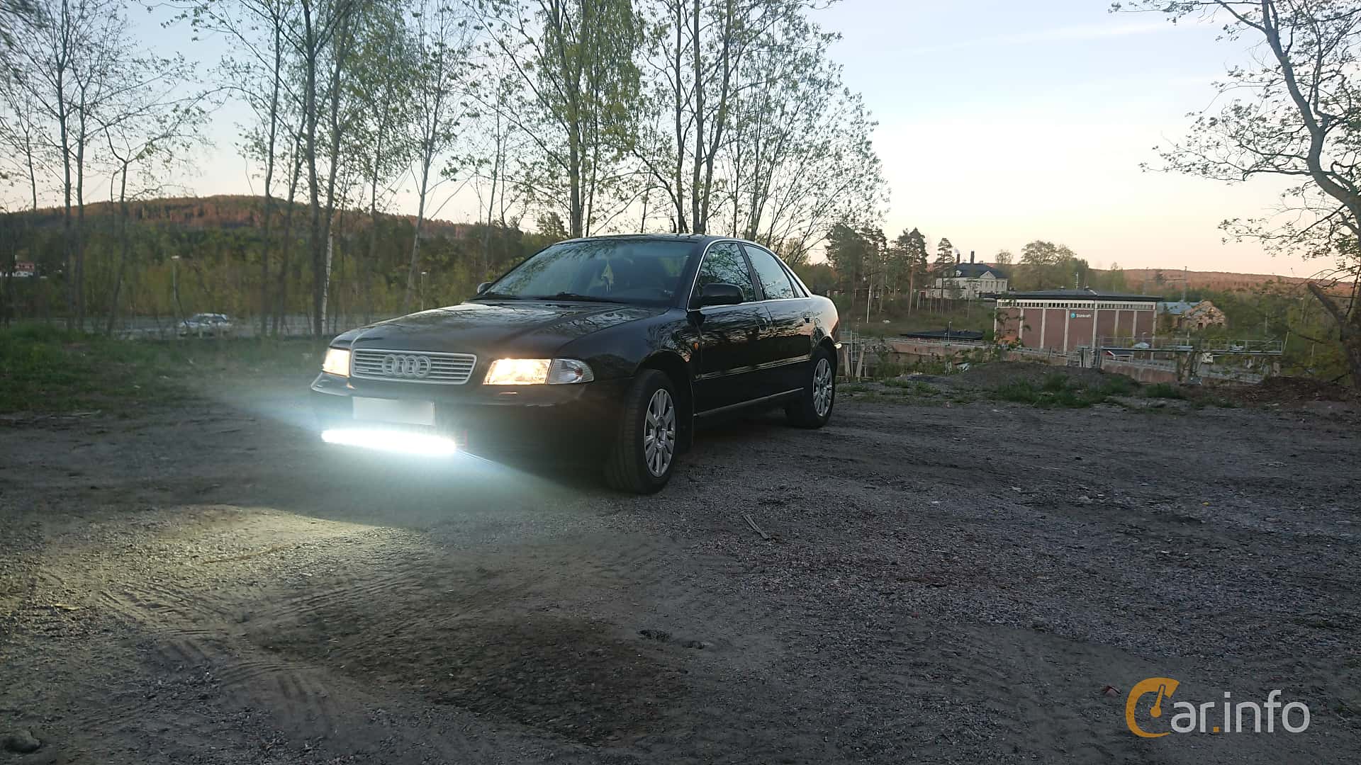 Audi A4 Sedan 2.4 V6 quattro Manual, 165hp, 2001