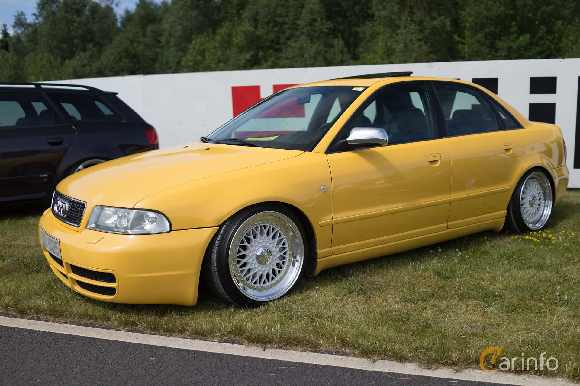 Audi S4 Sedan 2.7 V6 quattro Manual, 265hp, 2000