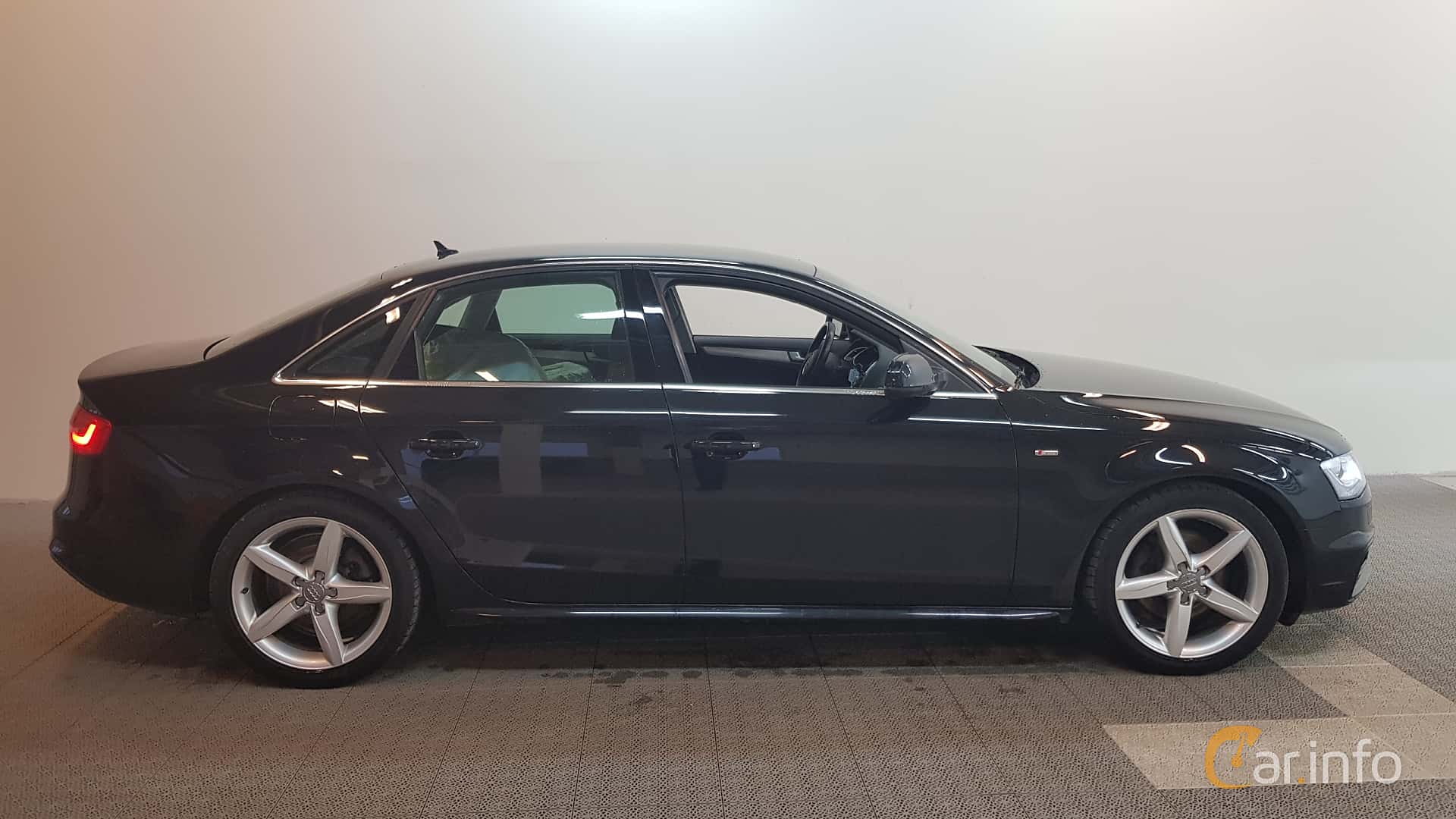 Audi A4 Sedan 2.0 TDI clean diesel quattro  Manual, 190hp, 2014