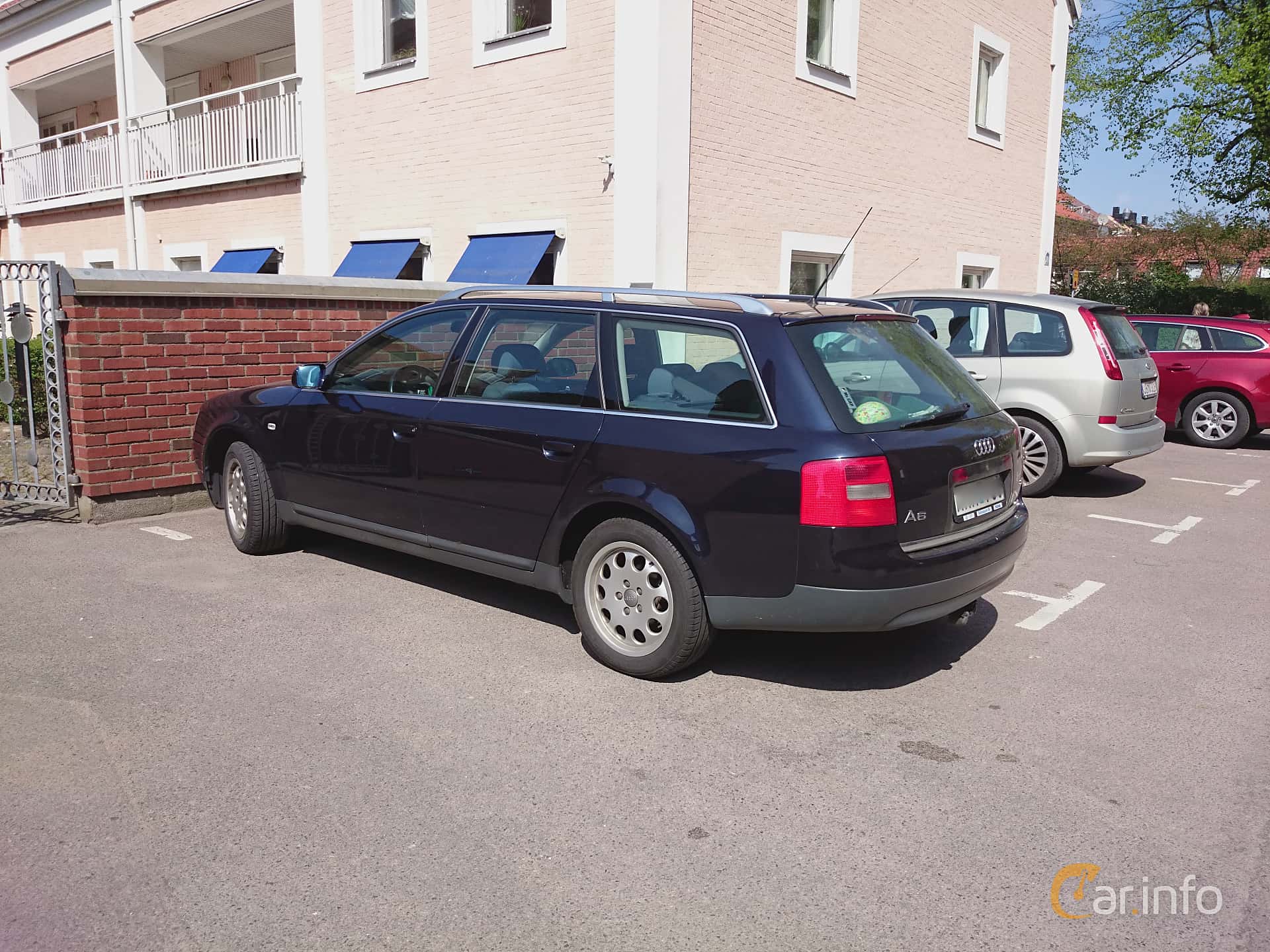 Audi A6 Avant generation C5 2.4 V6