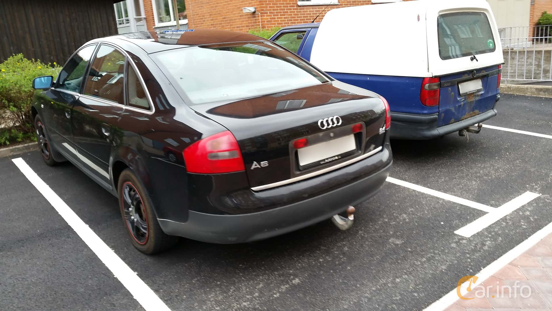 Audi A6 Sedan 2.4 V6 quattro Manual, 165hp, 2000