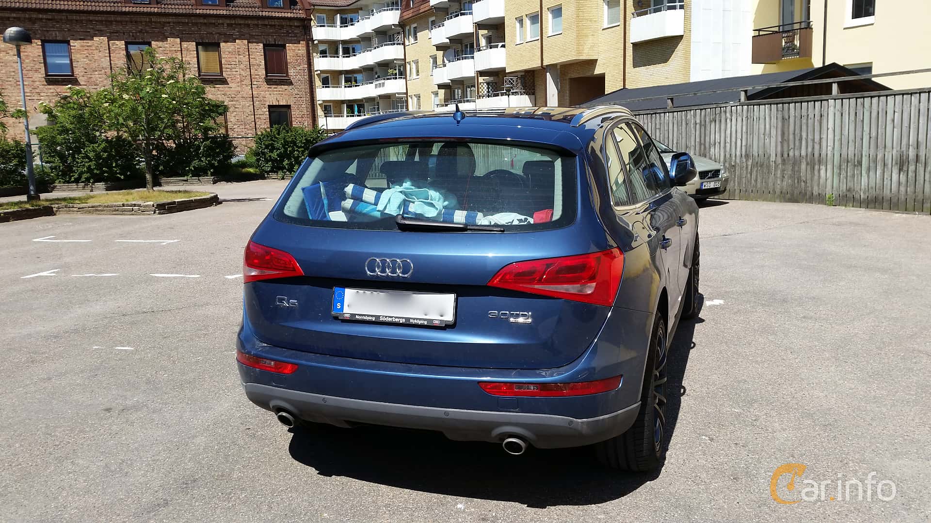 Audi Q5 3.0 TDI V6 DPF quattro S Tronic, 239hp, 2010