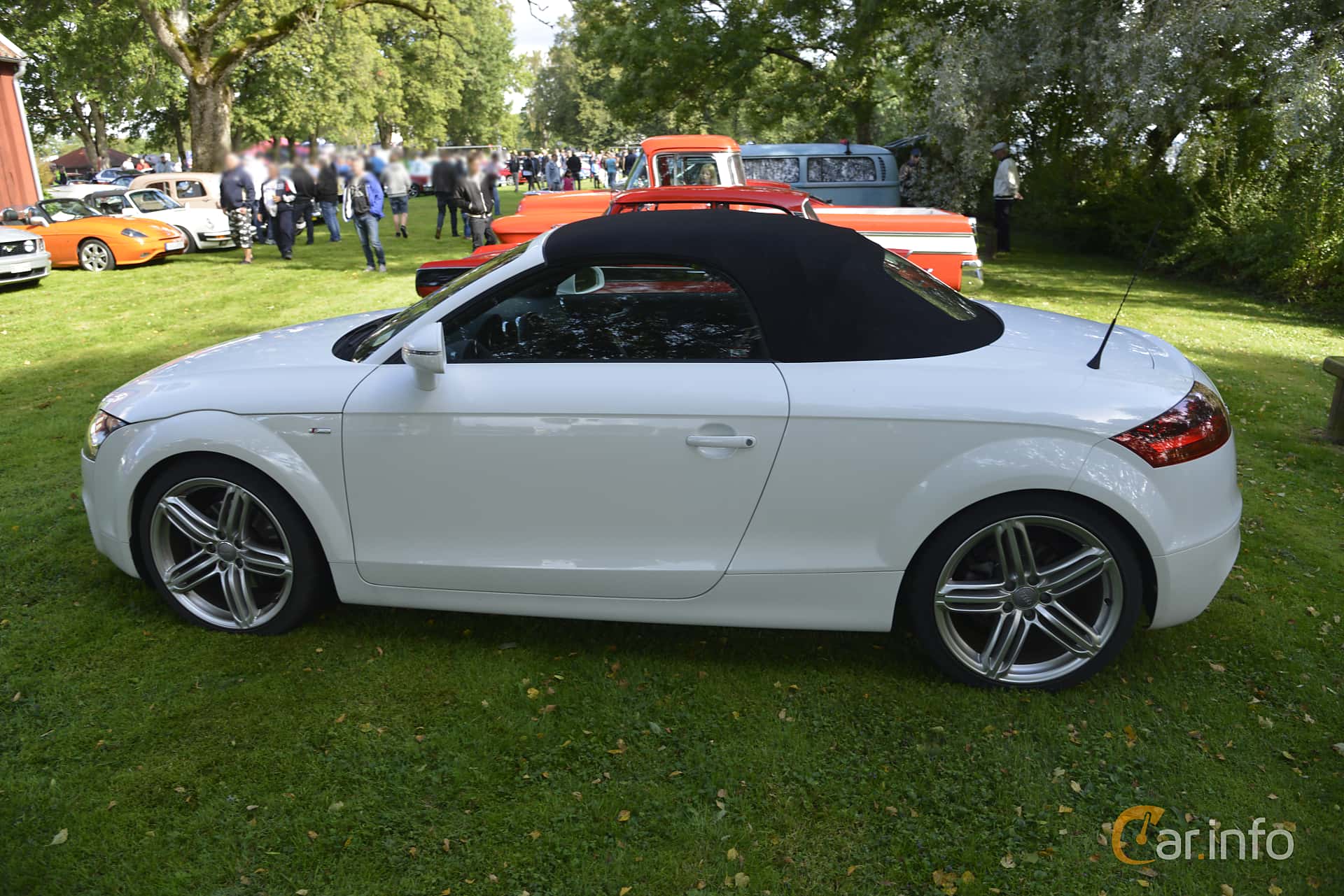 Audi TT Roadster generation 8J 2.0 TFSI quattro