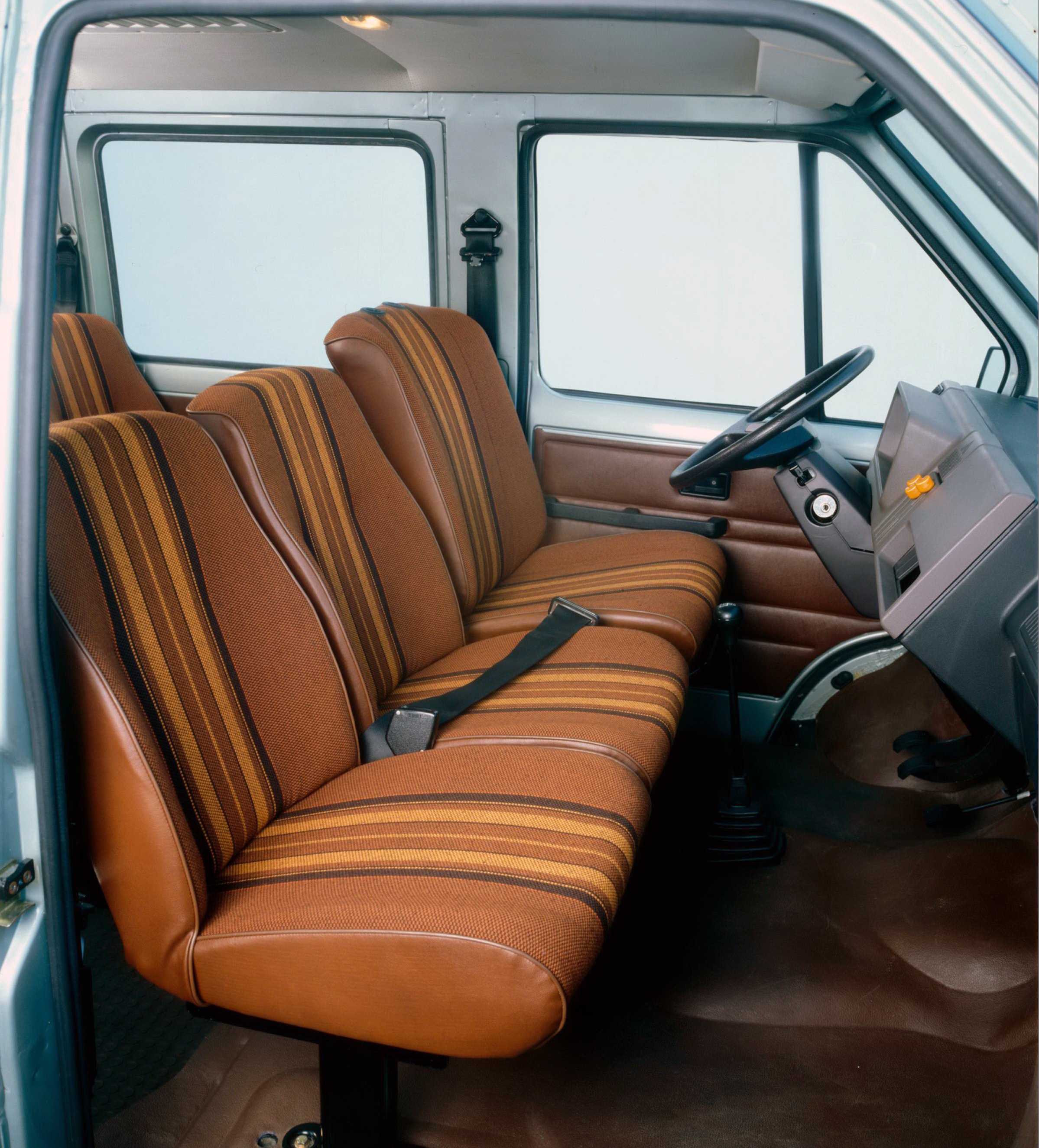 Renault Trafic Minibus 2.1 Manual, 67hp, 1981