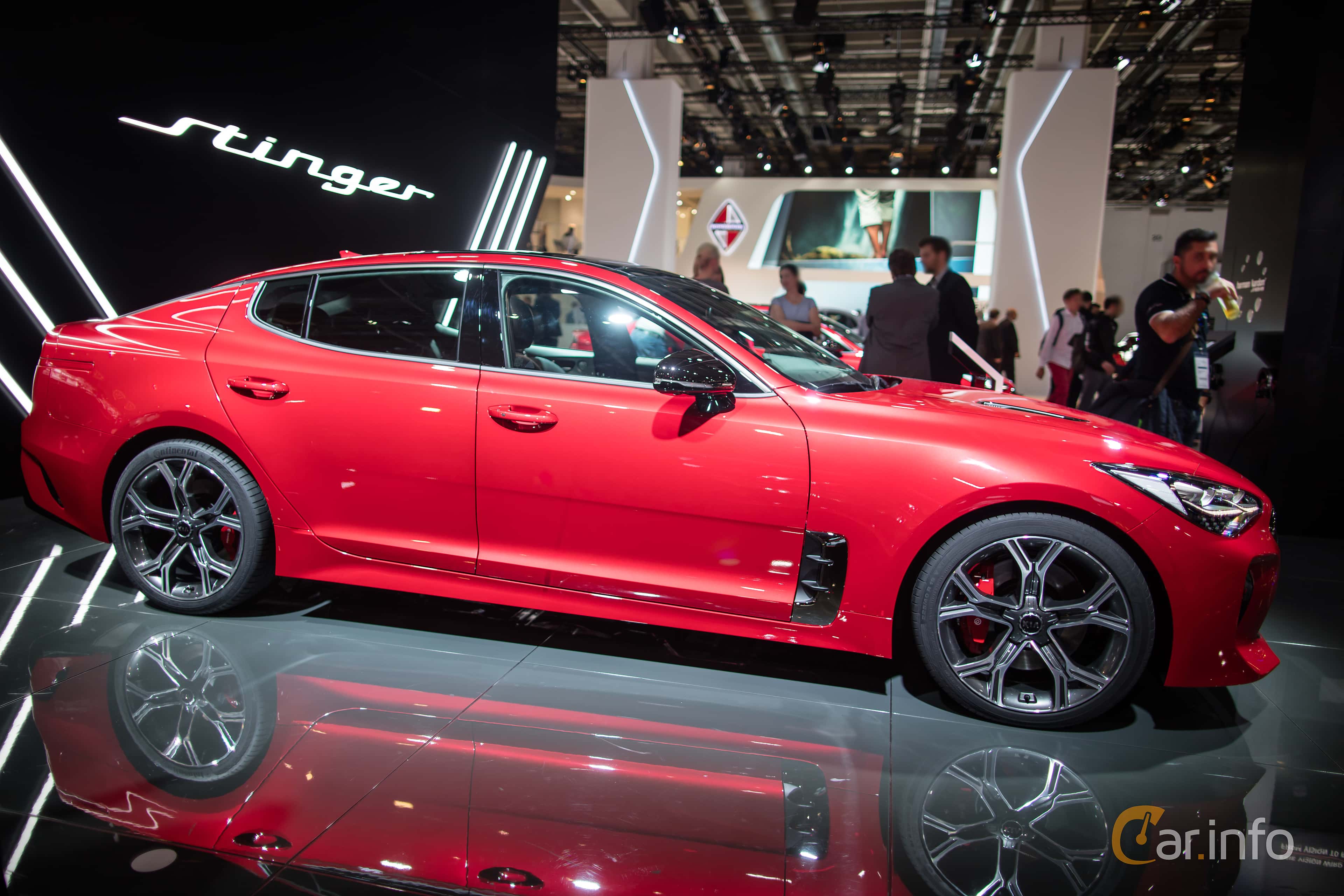 Kia Stinger GT 3.3 V6 T-GDI AWD Automatic, 370hp, 2018